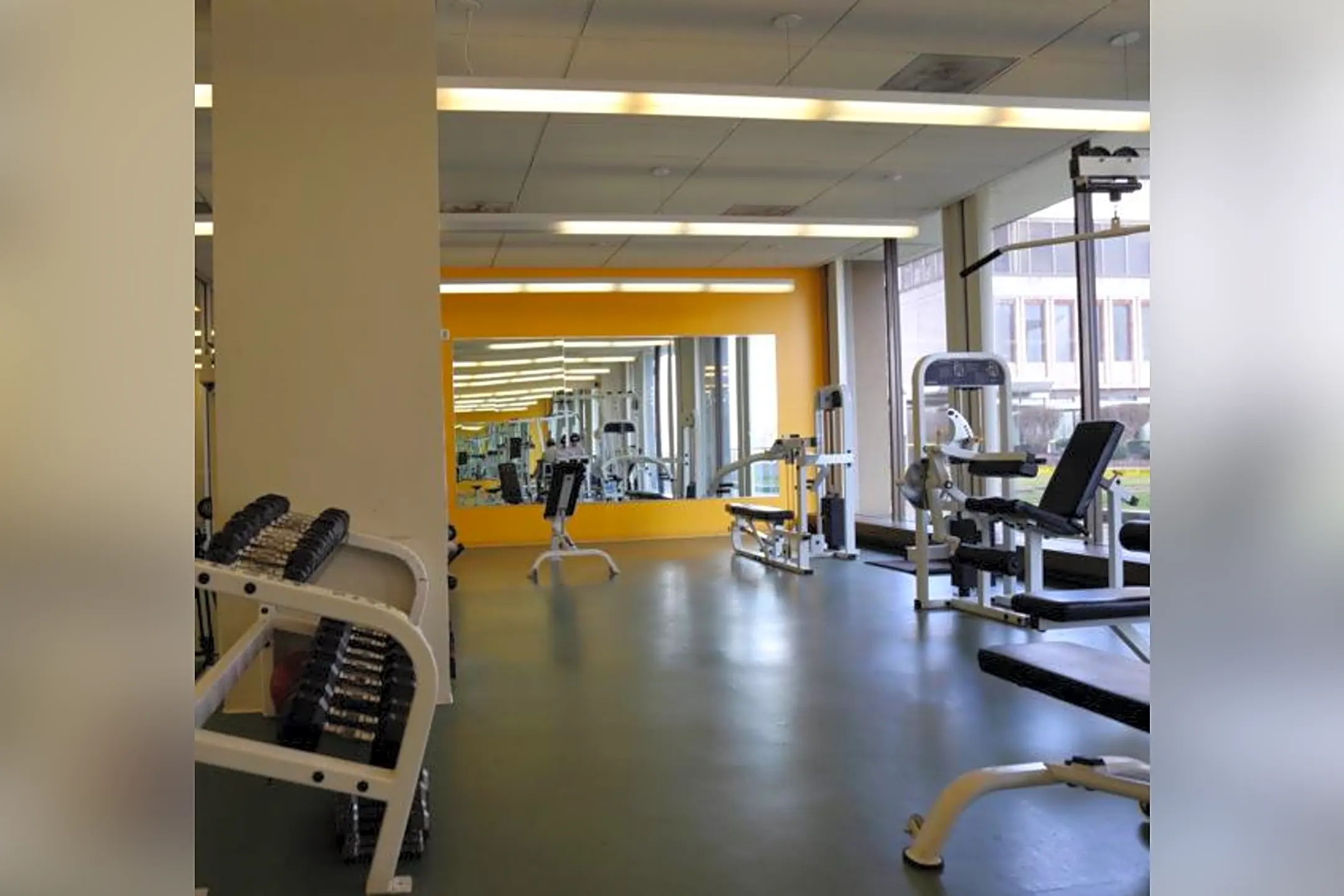 Fitness Weight Room - Mansion House - Saint Louis, MO