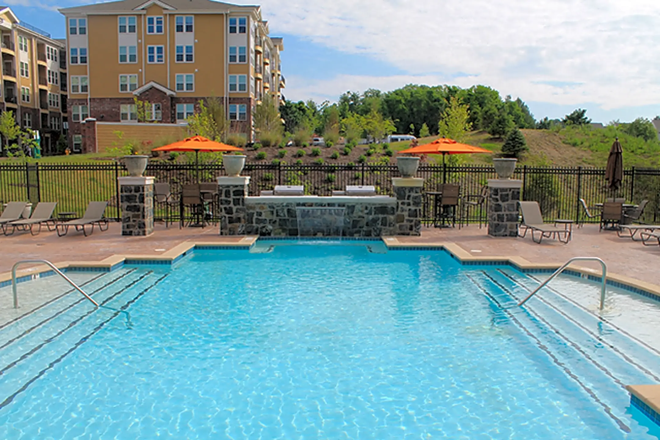 Stone Pointe Apartments 15001 Potomac Heights Place Woodbridge, VA