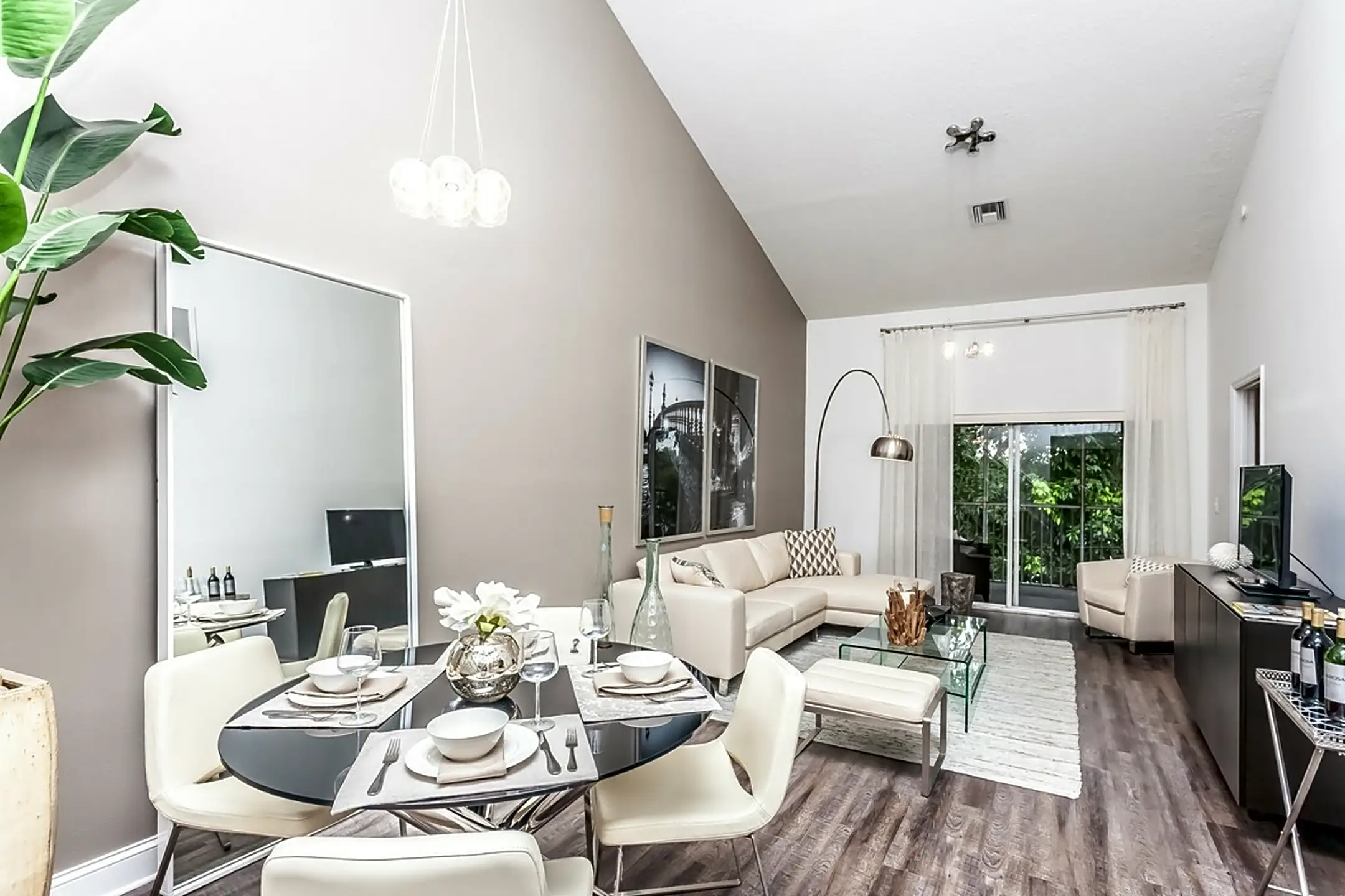 Valencia at Doral Doral, FL 33178