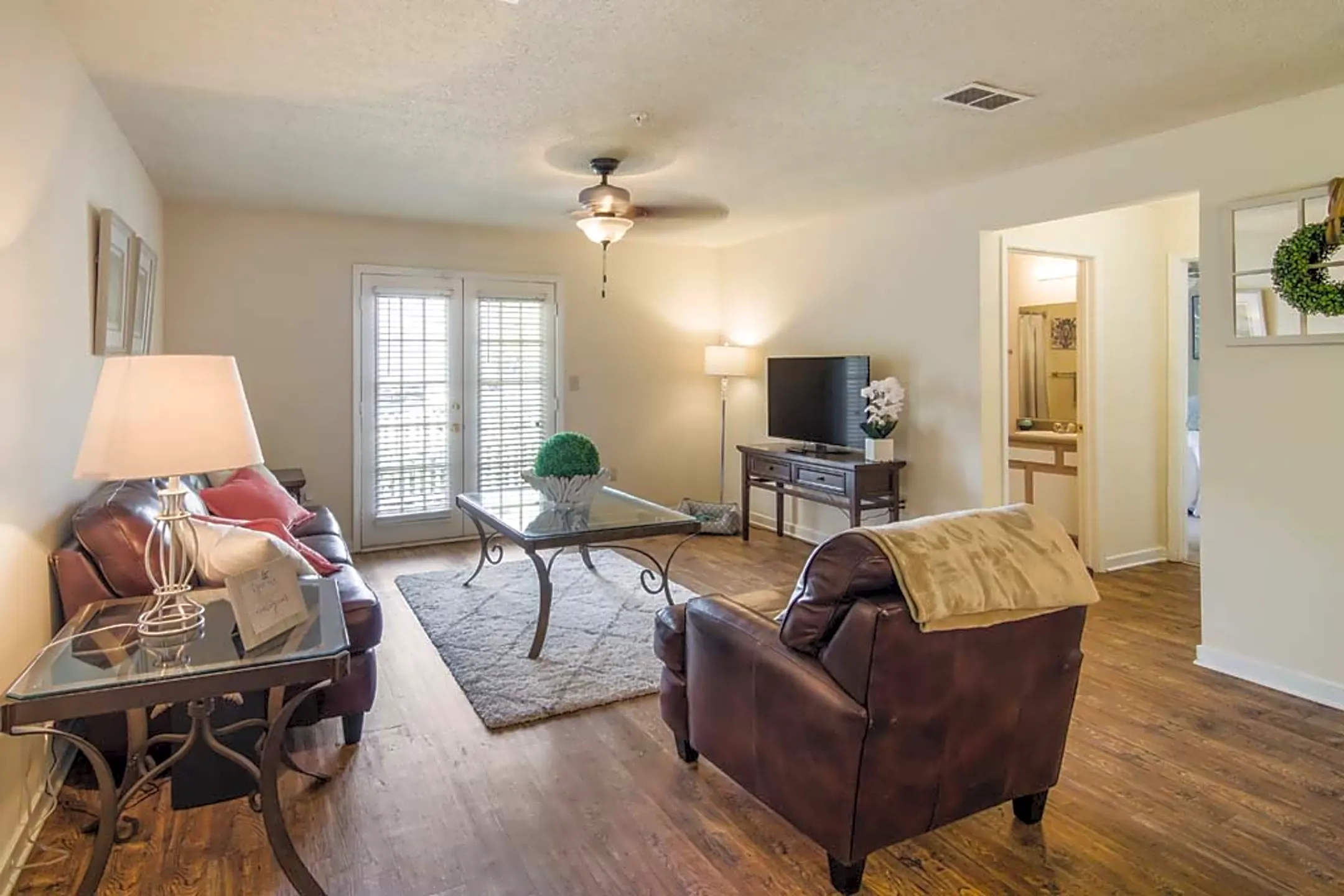 Living Room - The Gates at Three Rivers - Gulfport, MS