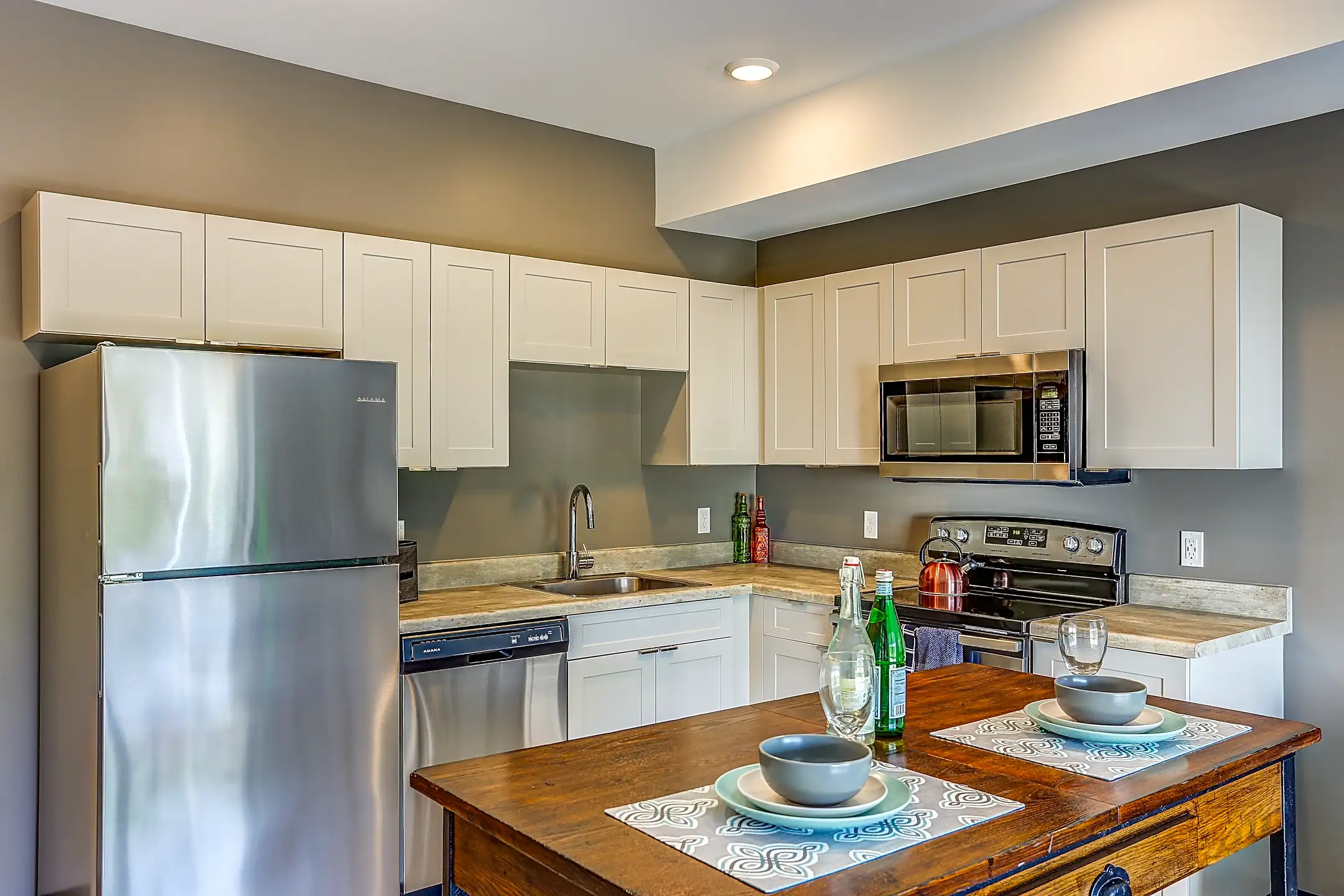 Diamond Place Apartments Grand Rapids, MI 49503