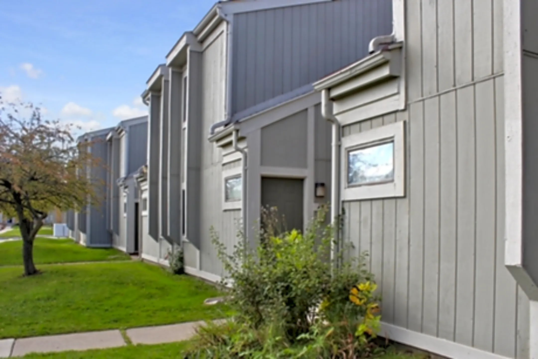 Turtle Creek Apartment Homes 1 Oak Creek Ln Pontiac, MI Apartments for Rent Rent.