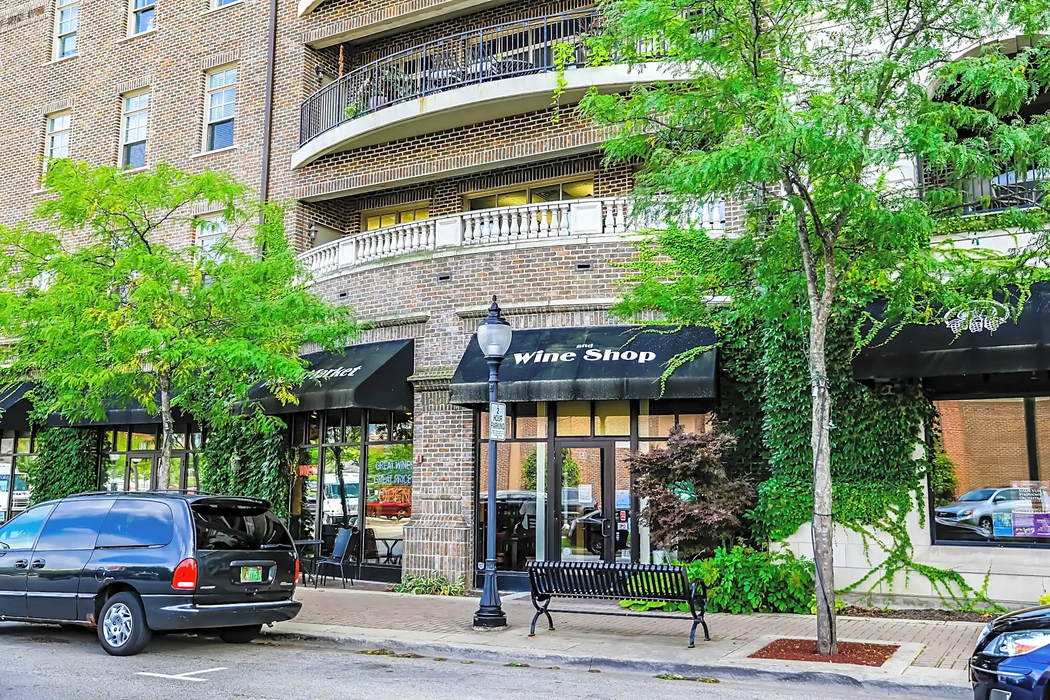 Hancock Square at Arlington Station 200 N Arlington Heights Rd