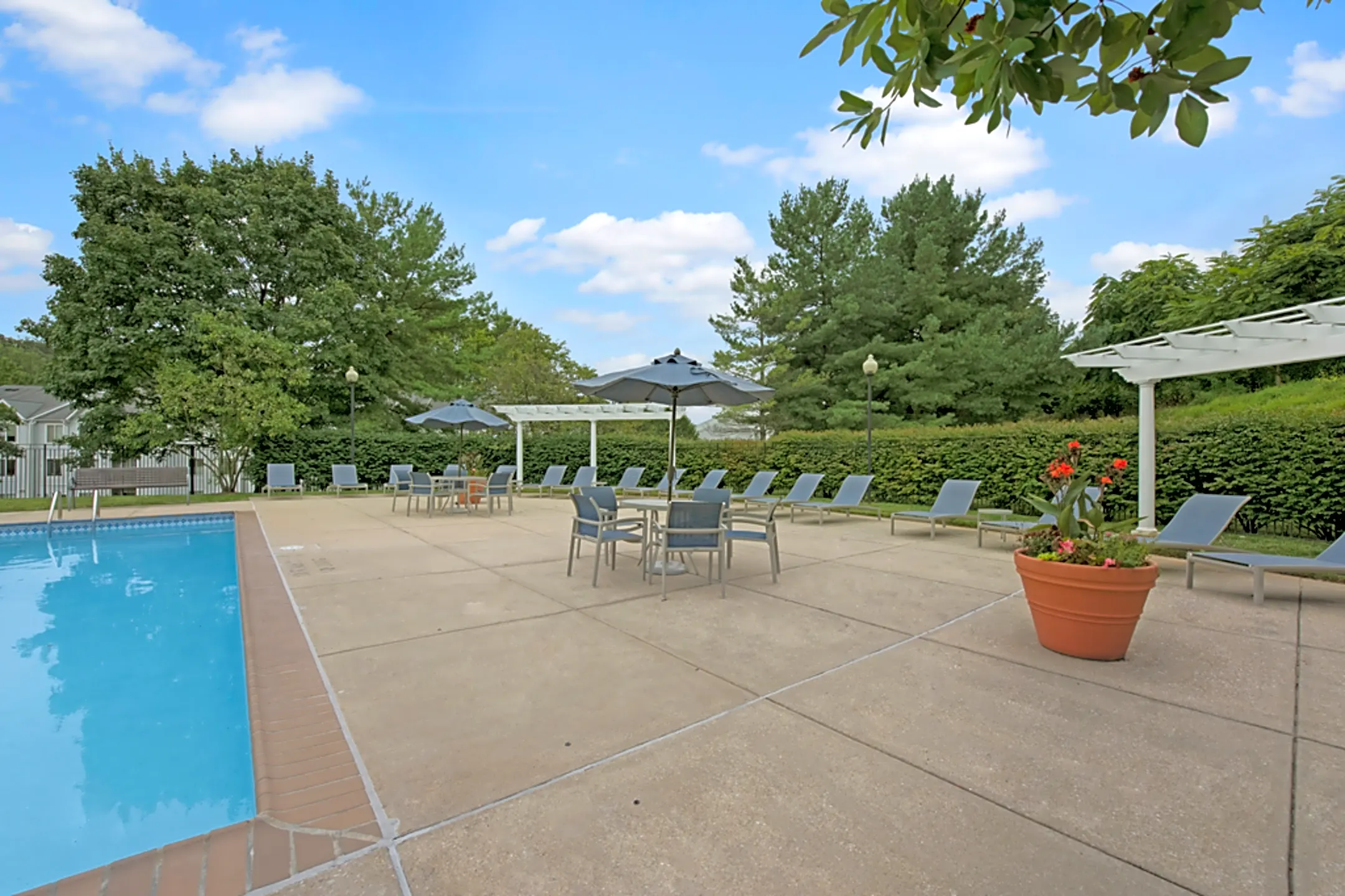 Ridgeview Apartments 800 S Burning Tree Dr Westminster, MD