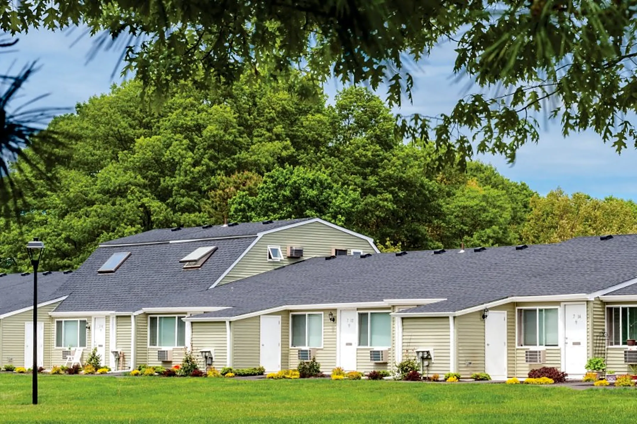 Villas at Pine Hills 162 Wading River Rd Manorville, NY Apartments