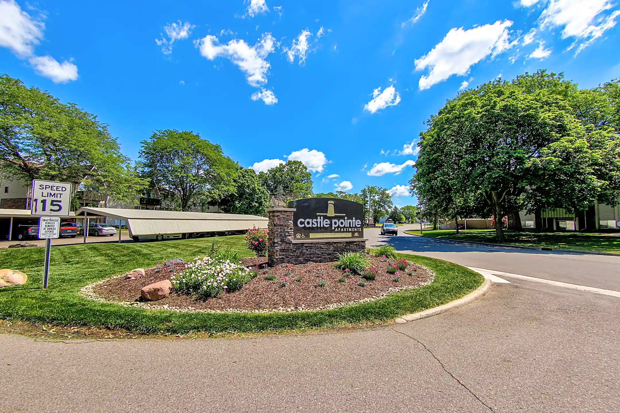 Castle Pointe Apartments East Lansing, MI 48823