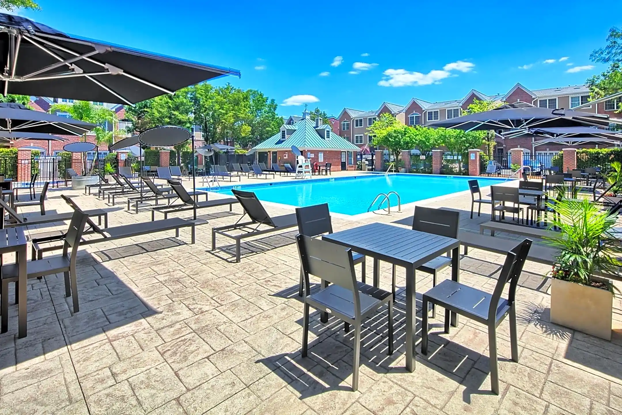 Pool - 418 Newburgh Ct - West New York, NJ