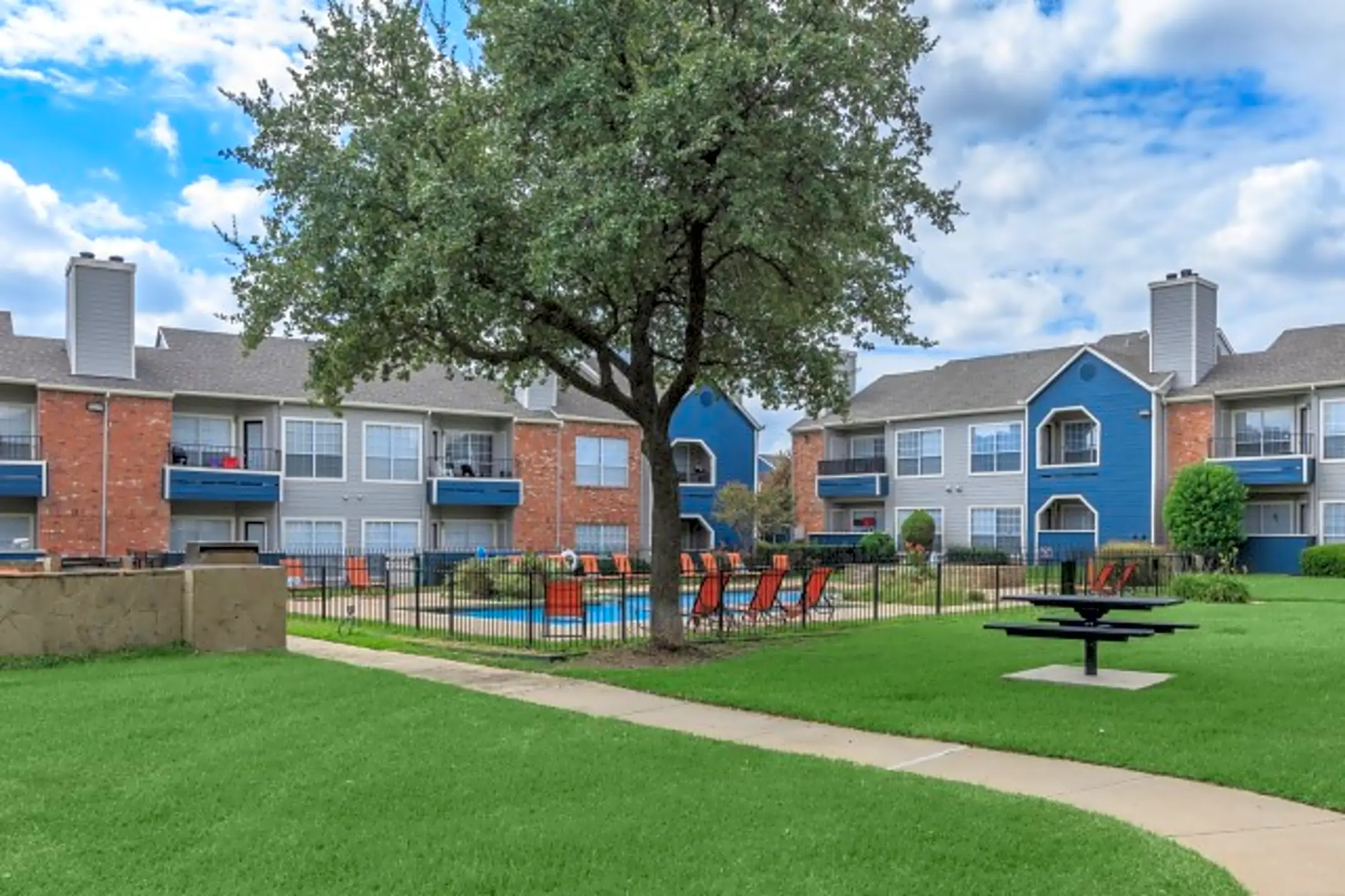 Huntington Meadows 2311 Stratton Ln Arlington, TX Apartments for