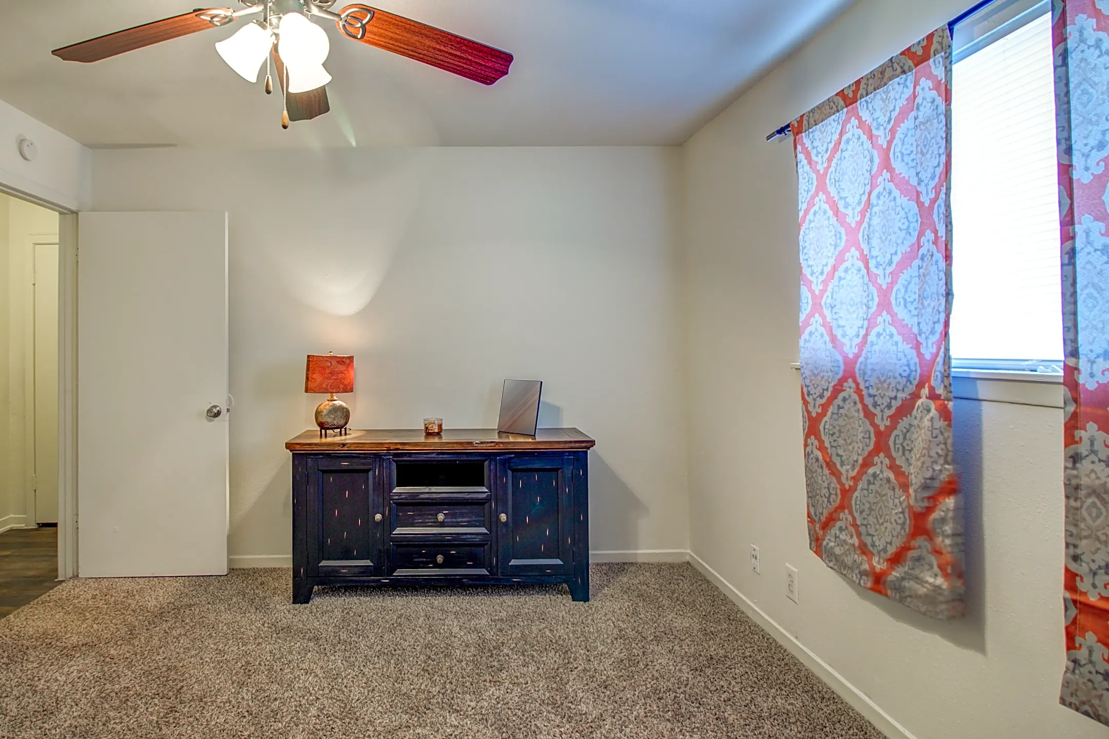 Gia at Spring Branch 1521 Sherwood Forest St Houston, TX Apartments