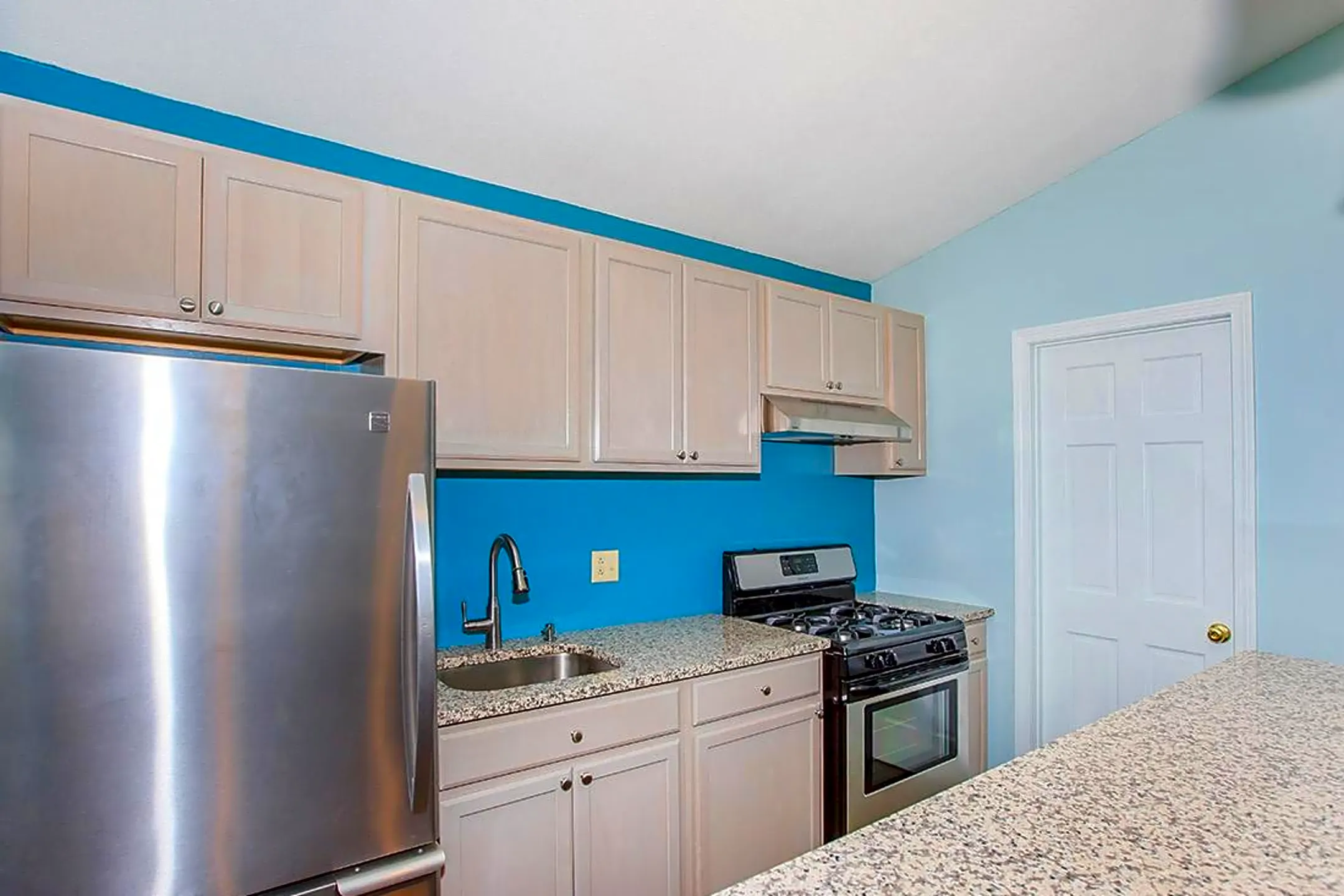 East Bay Apartments 700 Ave Warren, RI Apartments for Rent