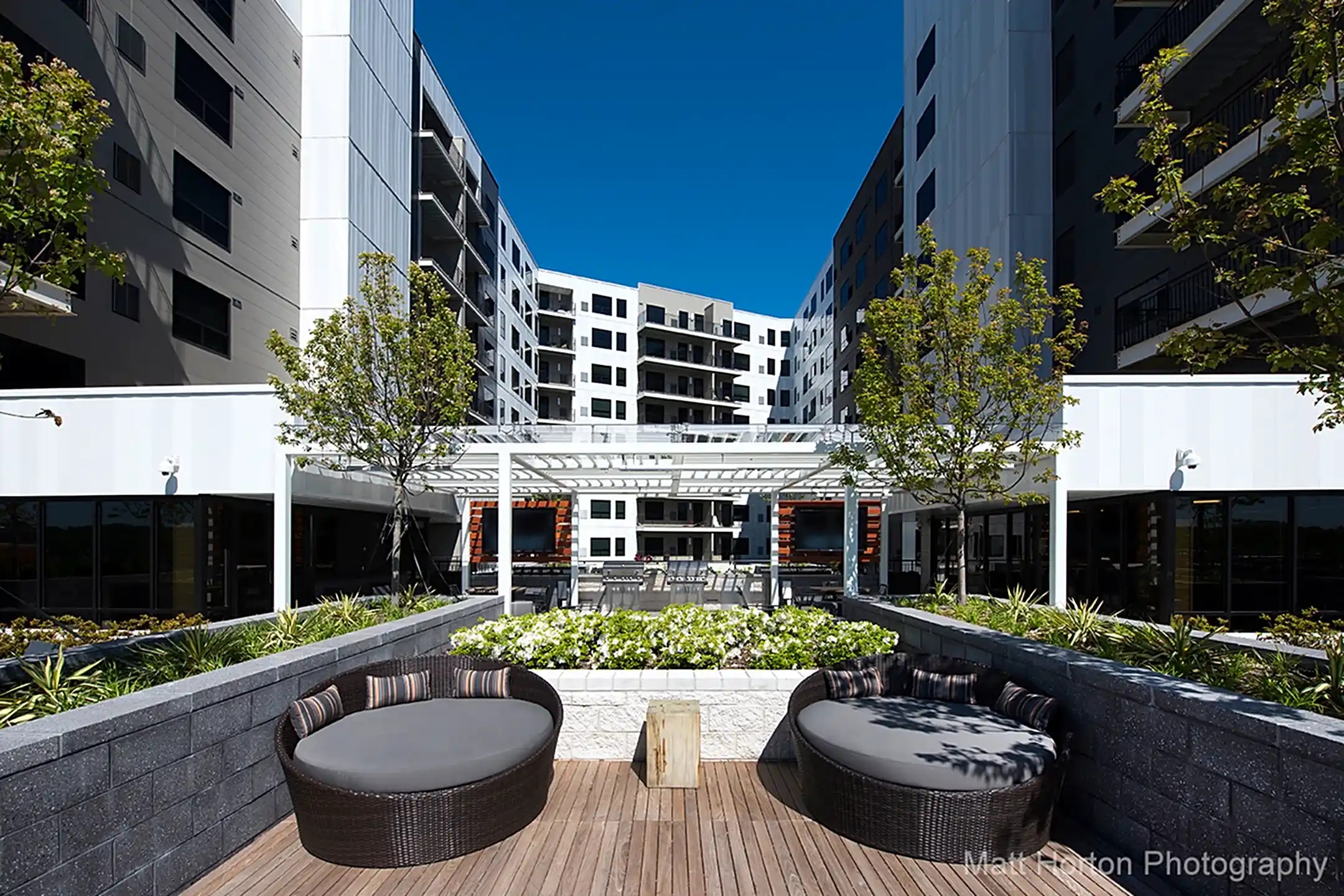 SkyVue Apartments 3333 Forbes Ave Pittsburgh, PA Apartments for