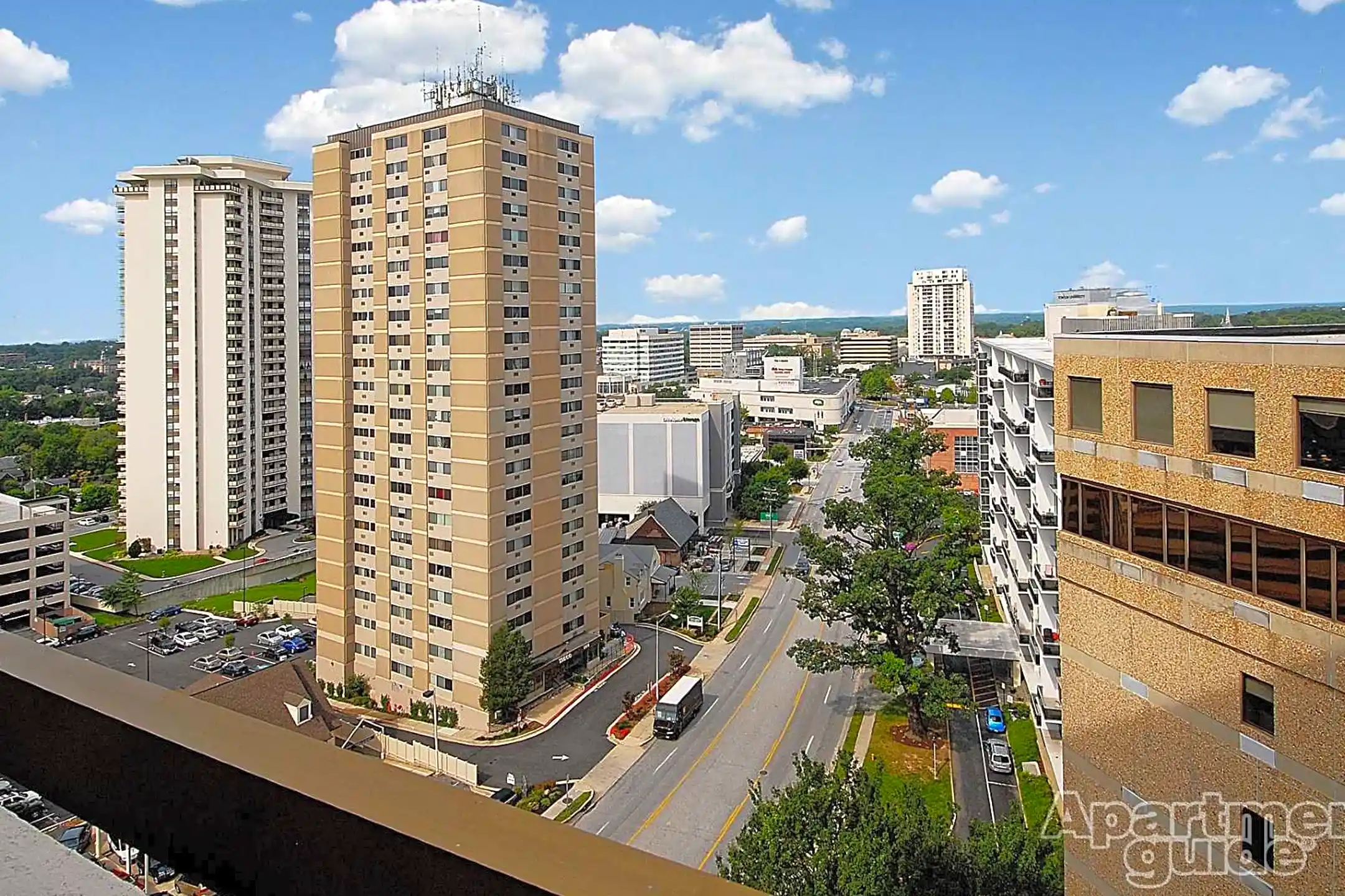 Hampton Plaza Apartments - Towson, MD