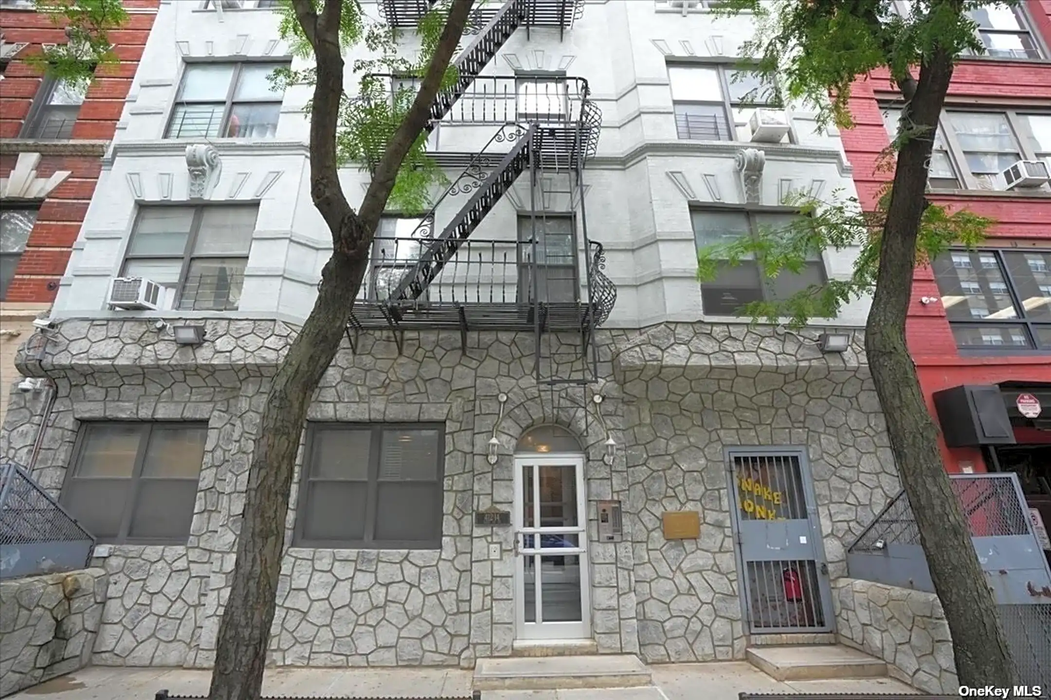Building - 414 E 10th St #6C - New York, NY