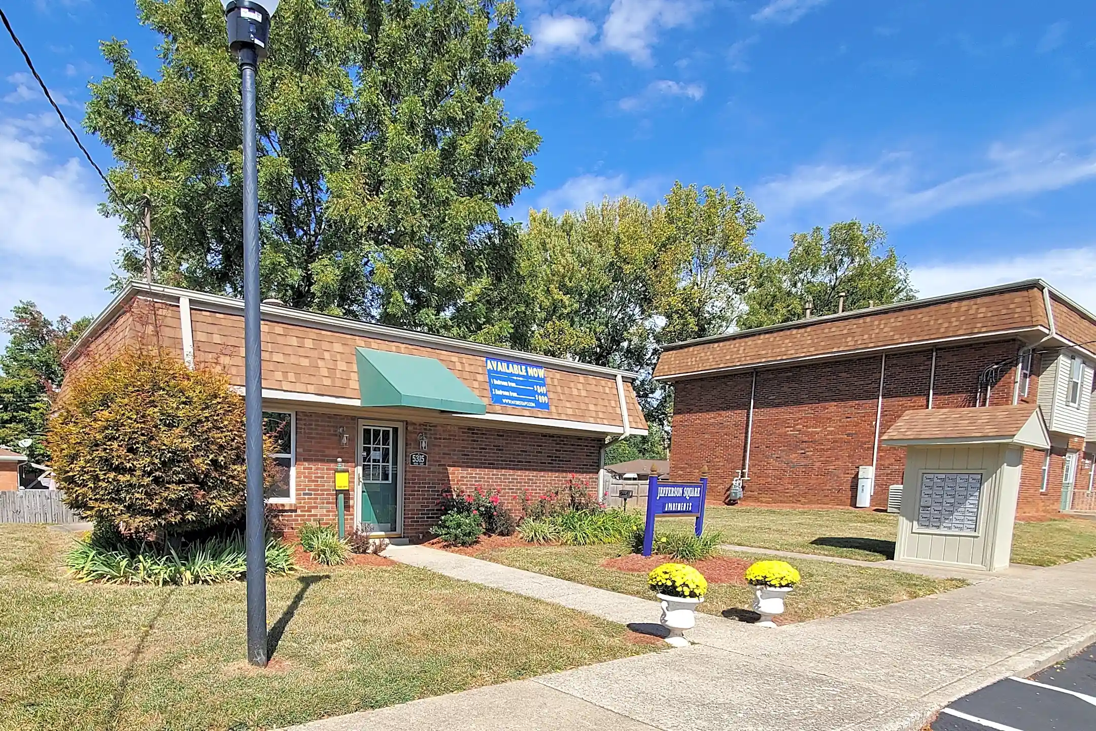 5315 Outer Loop Apartments Louisville, KY 40219