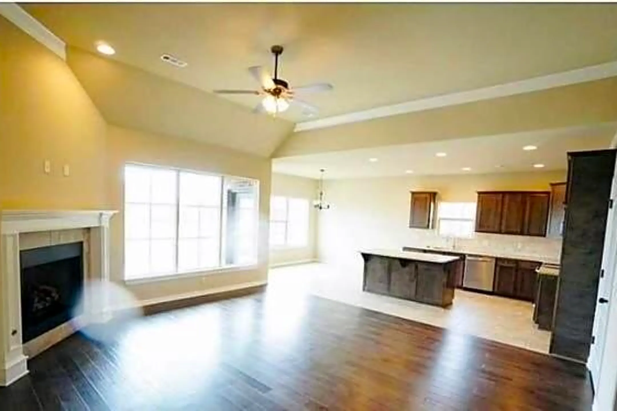 500 SW Milestone Rd Houses Bentonville, AR 72712