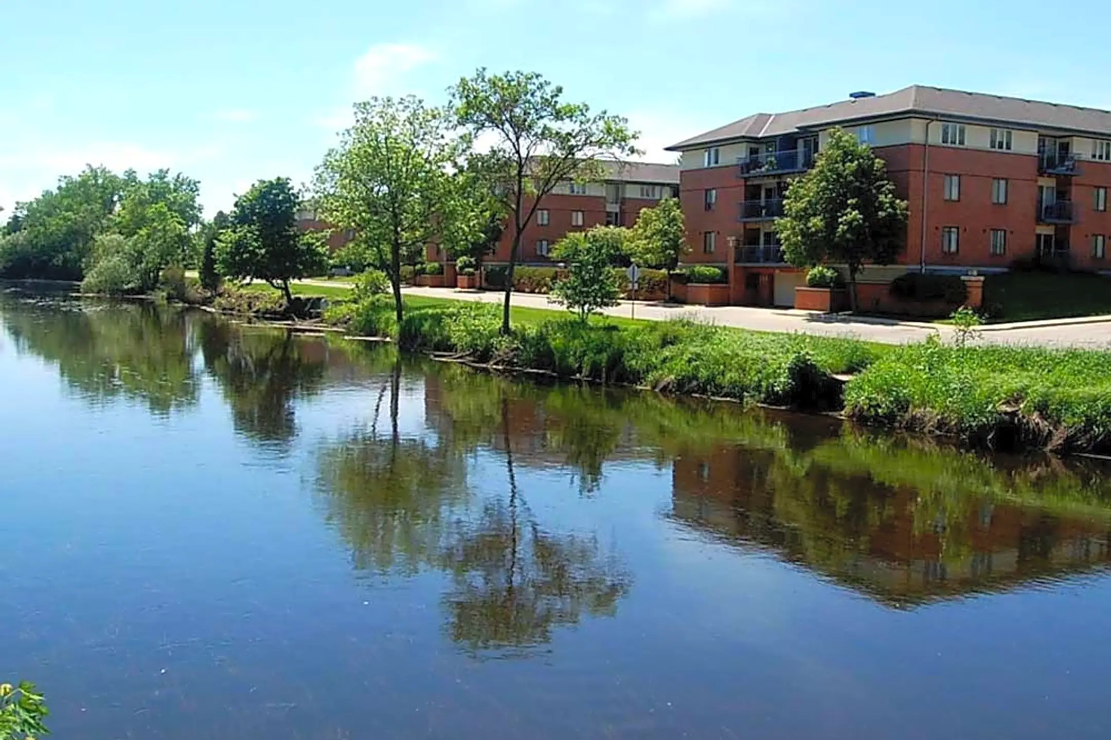 Riverwalk Apartments 806 Riverwalk Dr Waukesha, WI Apartments for