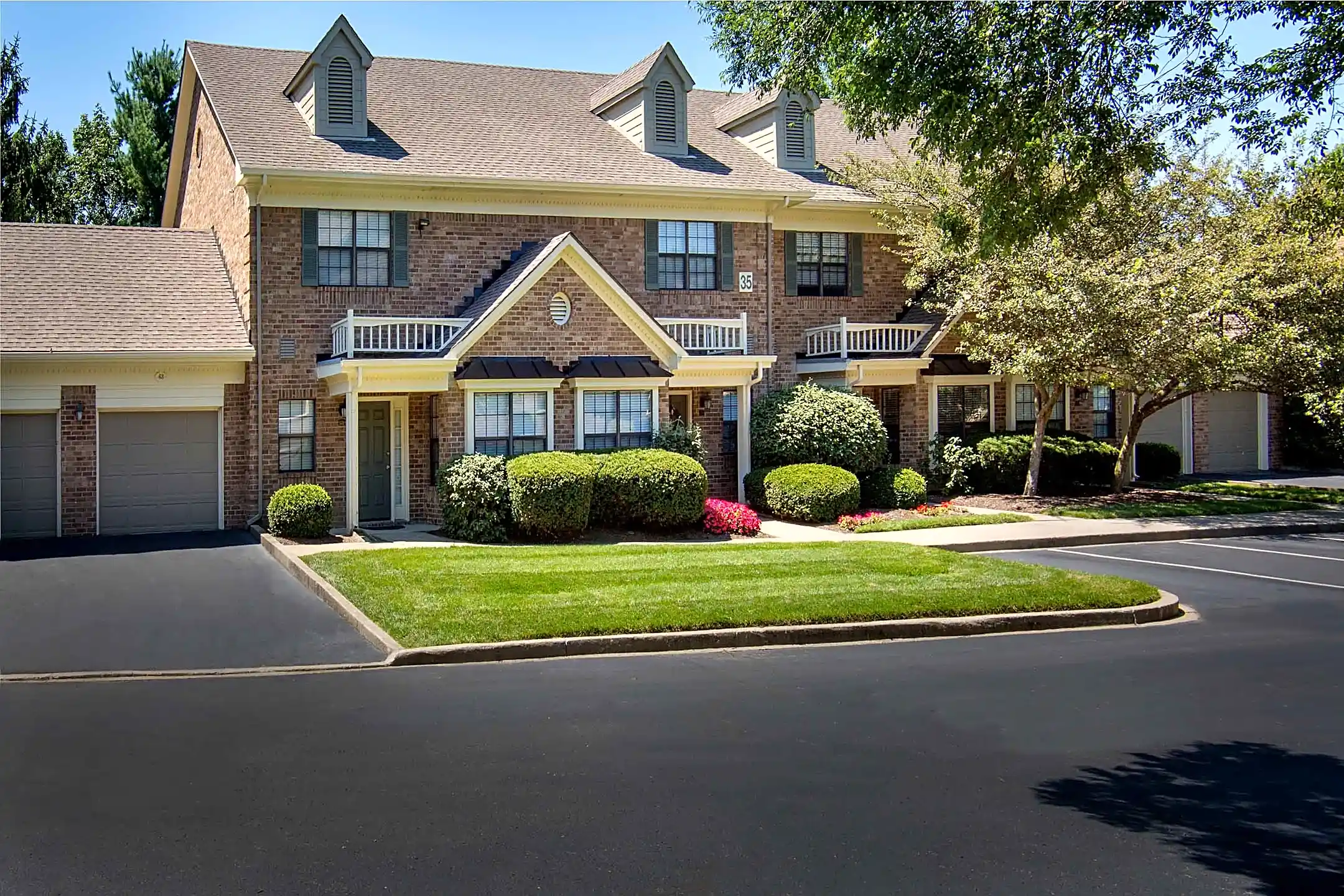 Park Place Apartments 4030 Tates Creek Rd Lexington, KY Apartments