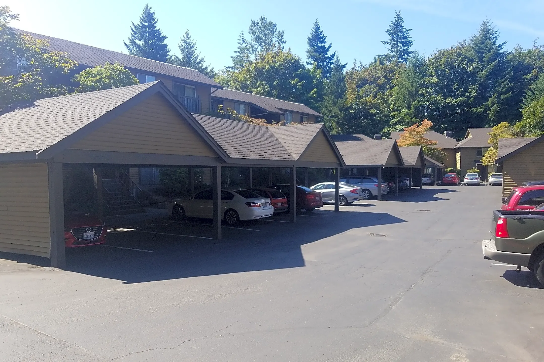 Redmond Park Apartments