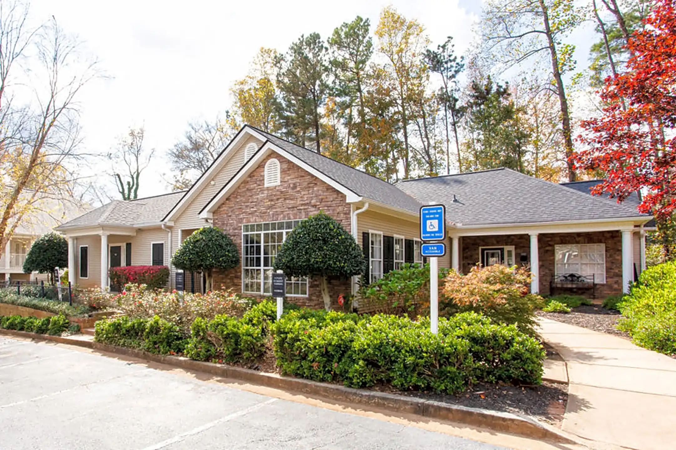 Woodland Commons Apartments Newnan, GA 30265