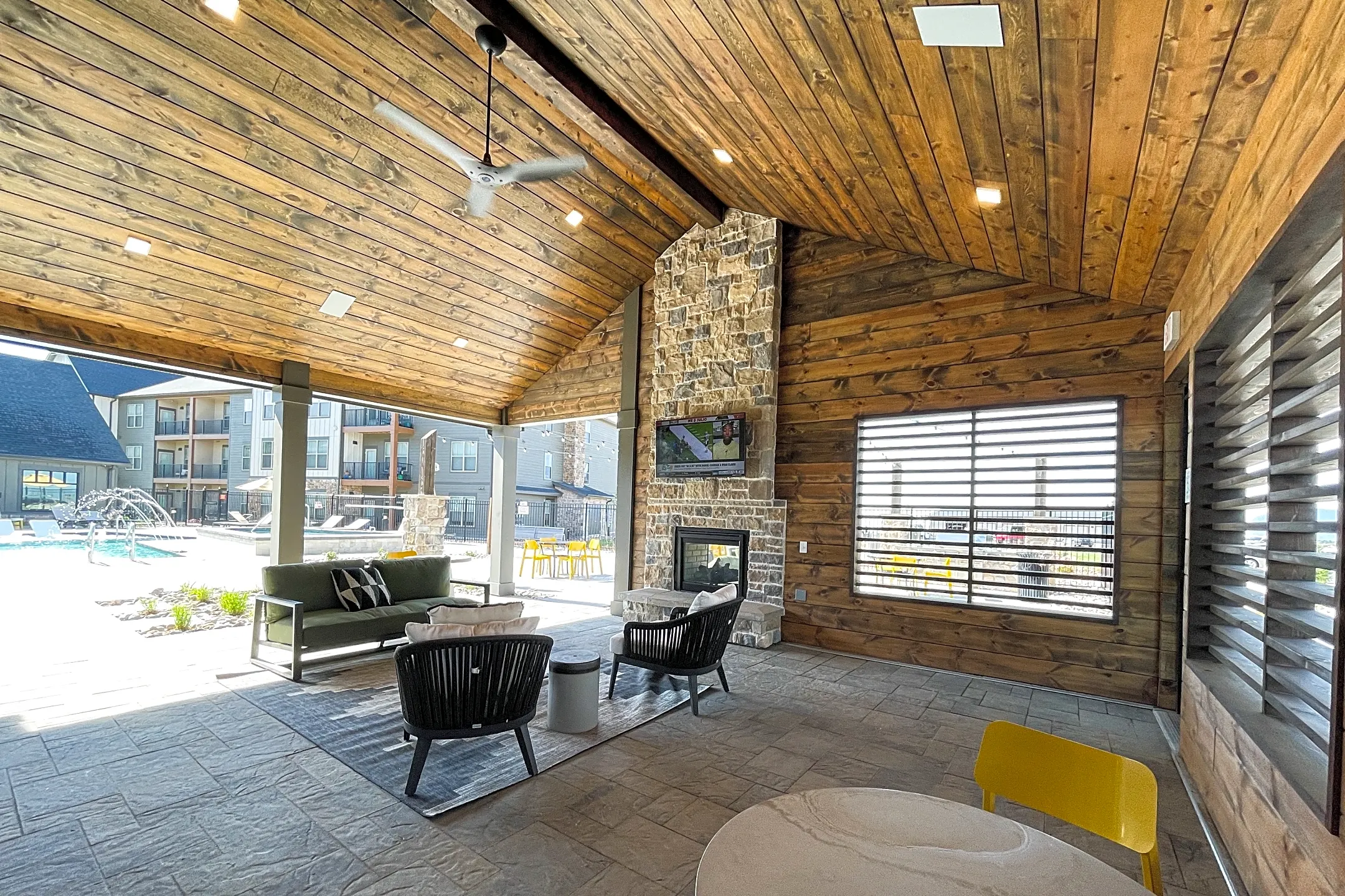 Patio / Deck - Apex Apartments - Colorado Springs, CO
