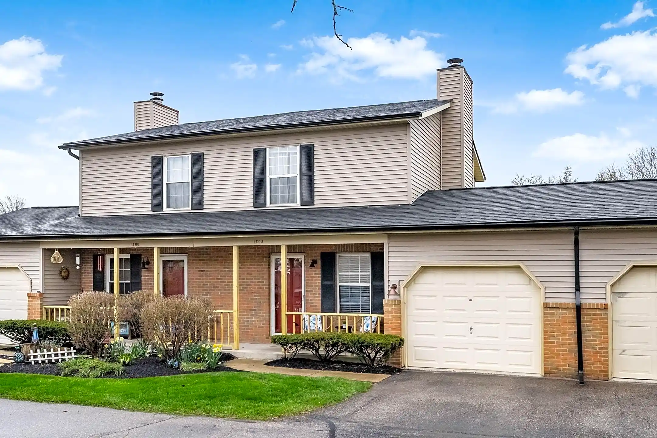 1202 Worthington Woods Blvd 15 Condos Columbus, OH 43085