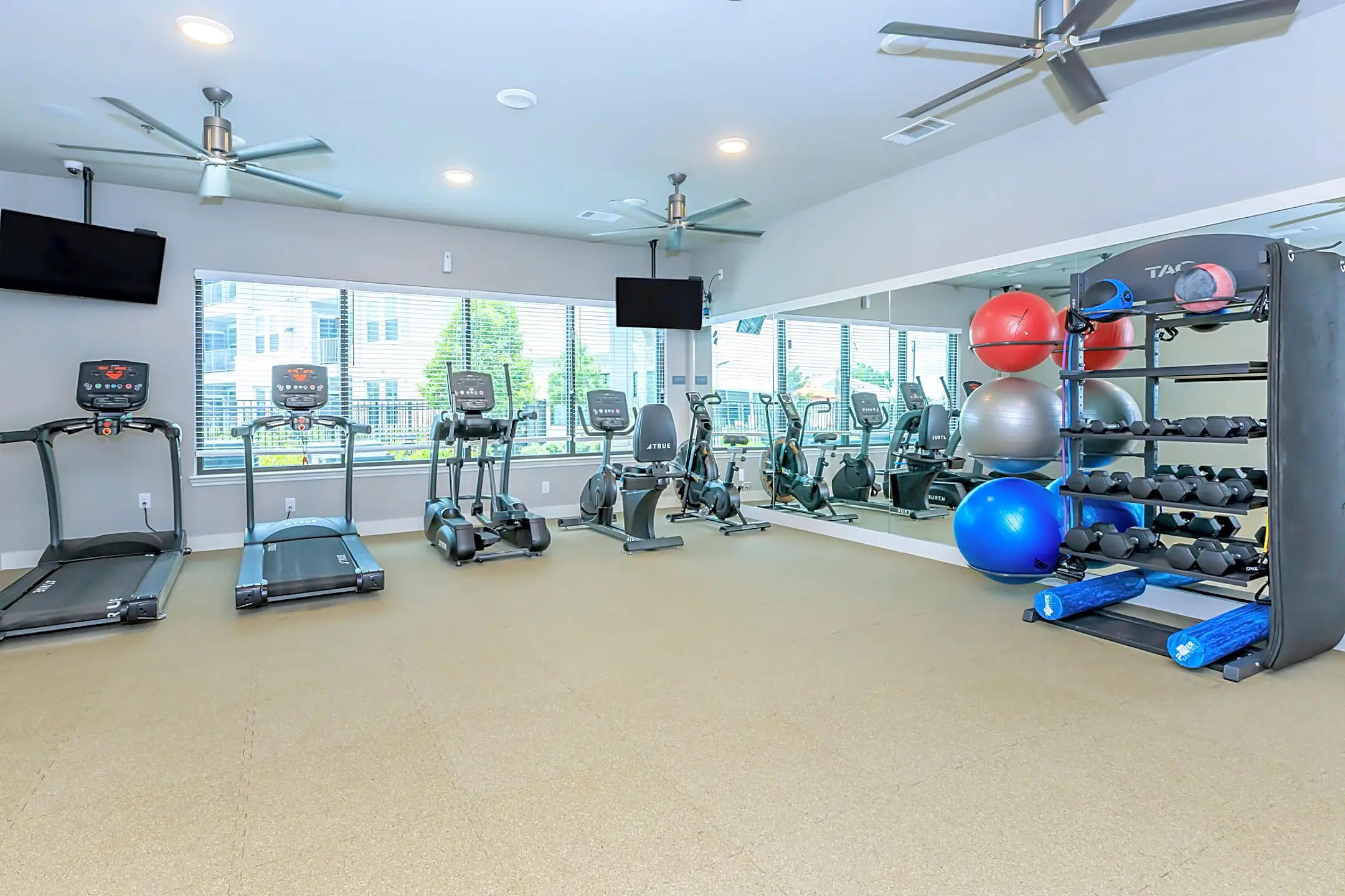 The Retreat At Barbers Hill 10929 Eagle Dr Mont Belvieu, TX