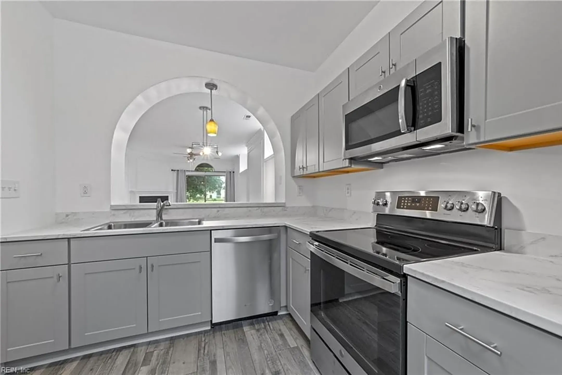 459 E Lake Cir Condos Chesapeake, VA 23322