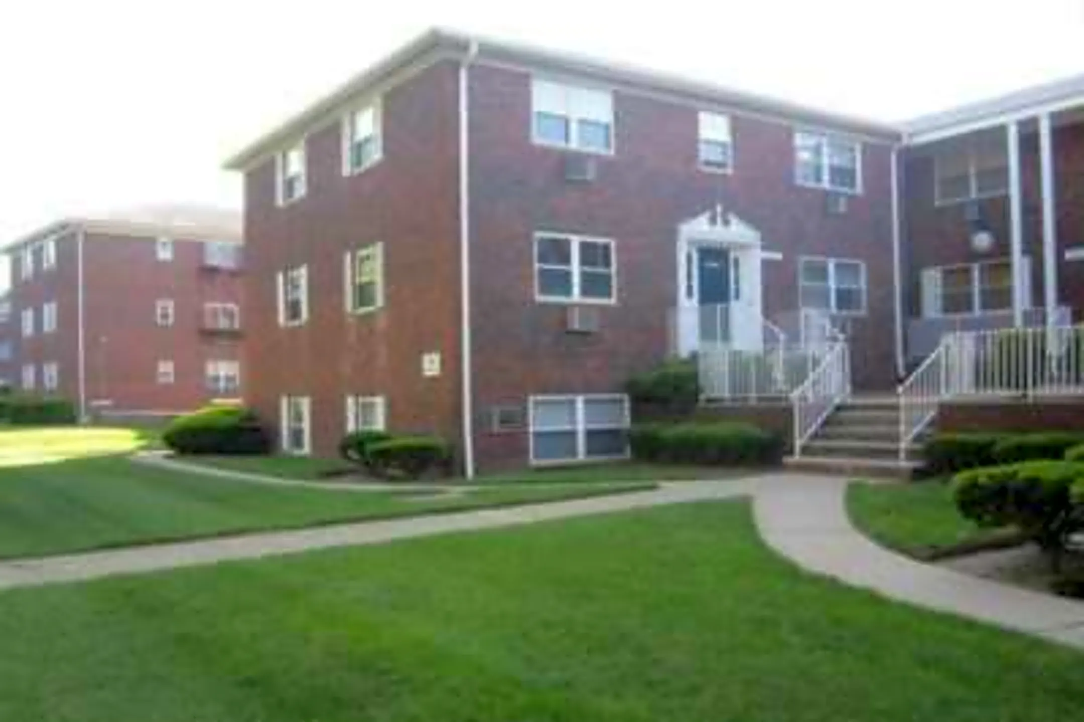 Beverwyck Gardens 87 N Beverwyck Rd Lake Hiawatha, NJ Apartments