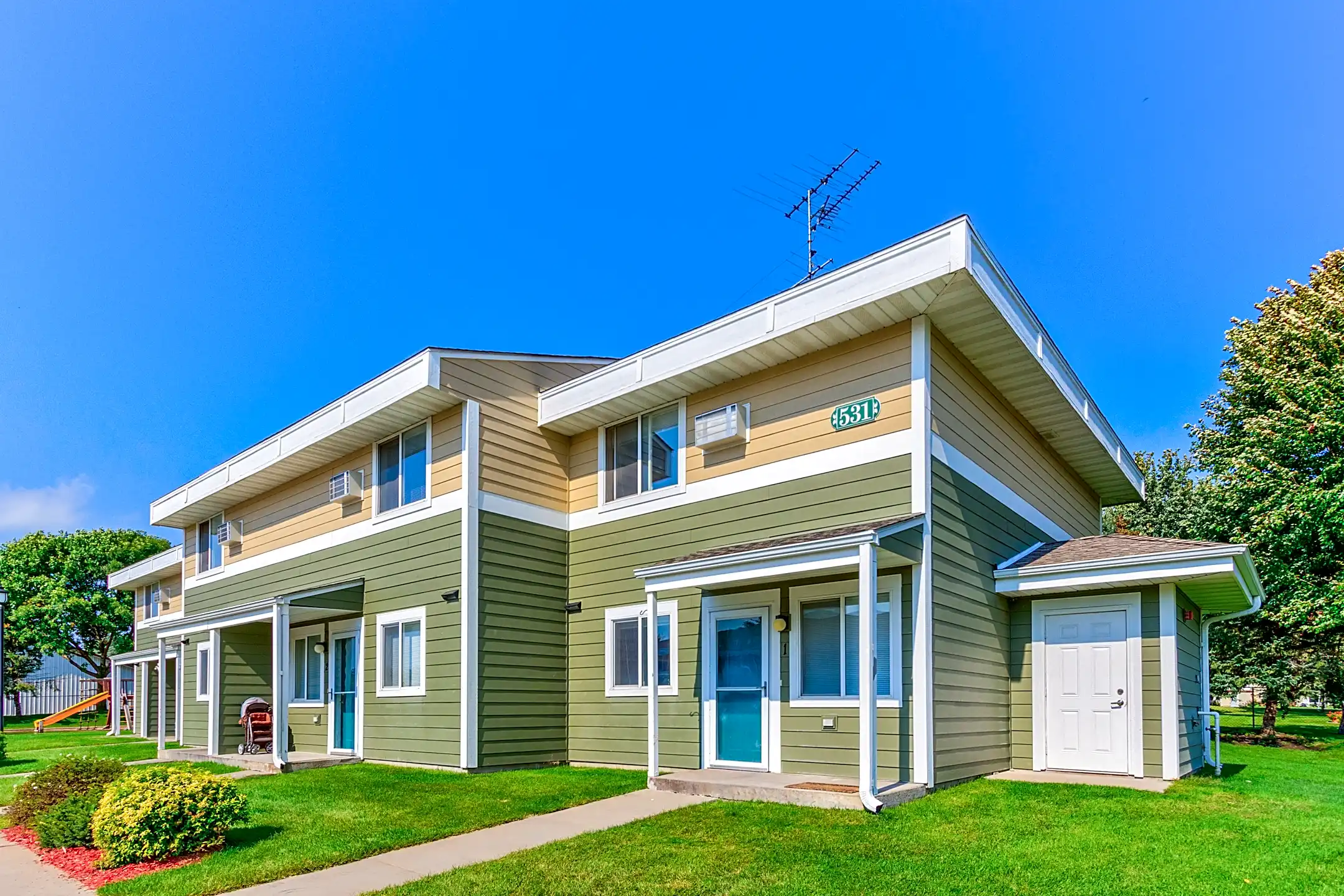 School Square Apartments & Townhomes Albany, MN 56307