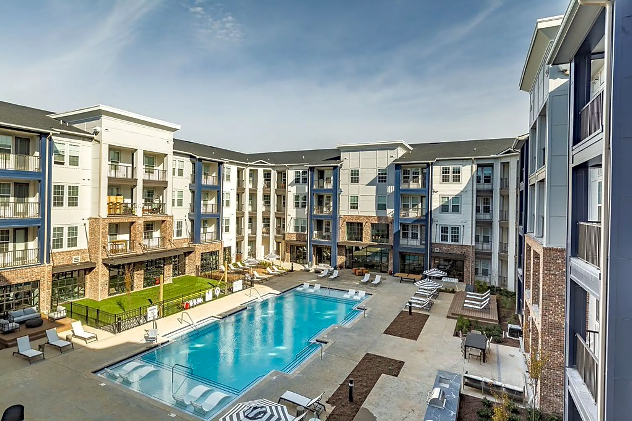 The Louis Apartment Flats Louisville, KY 40241