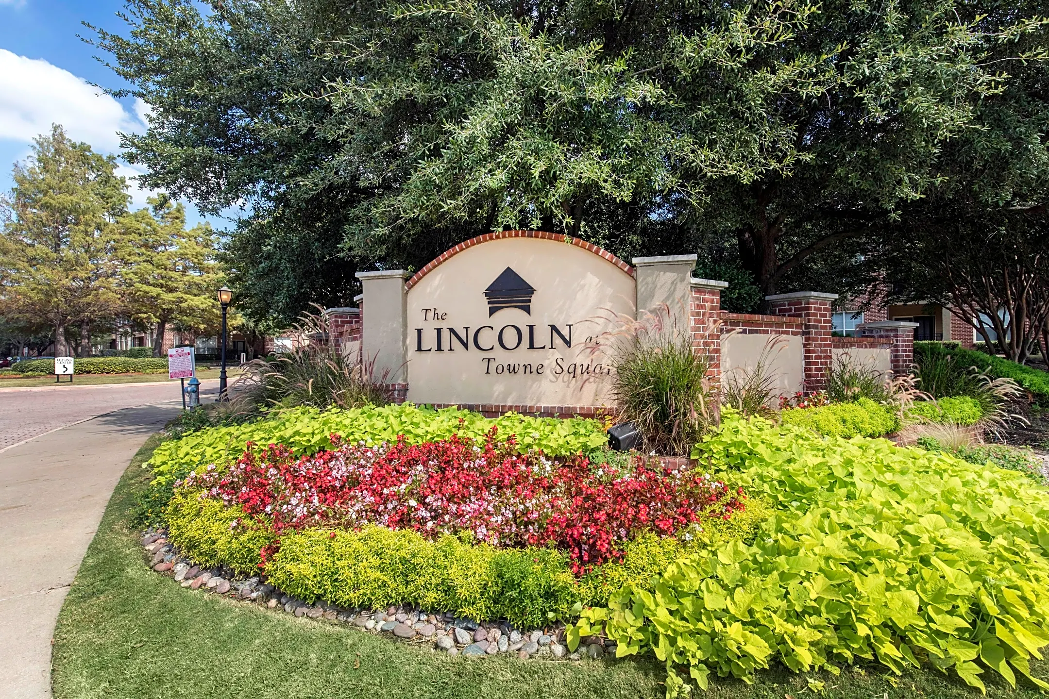 Lincoln Apartments Plano