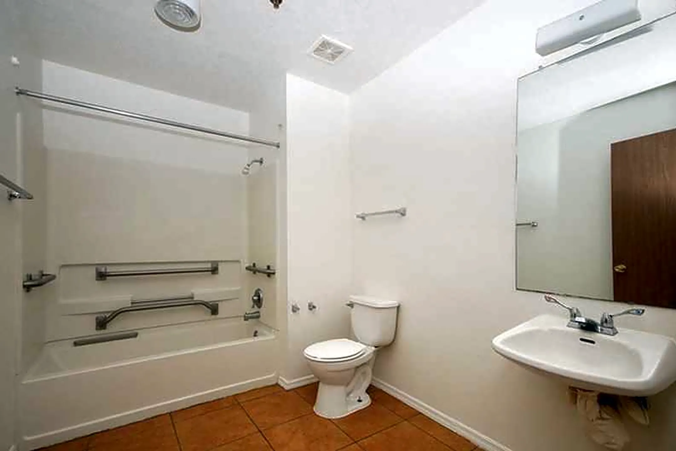 Bathroom - Hillridge - Los Lunas, NM