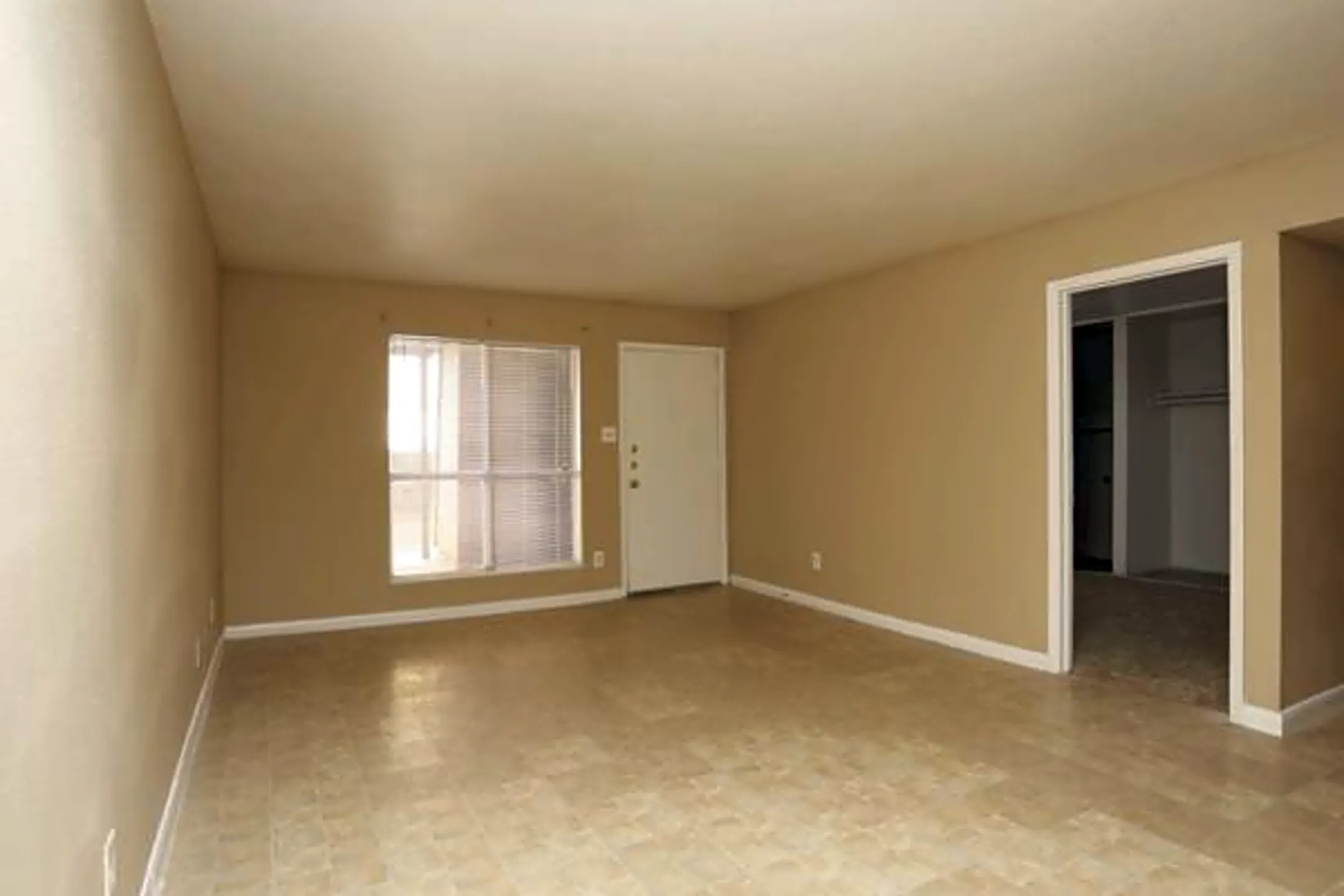 Living Room - Arlington Place - Houston, TX