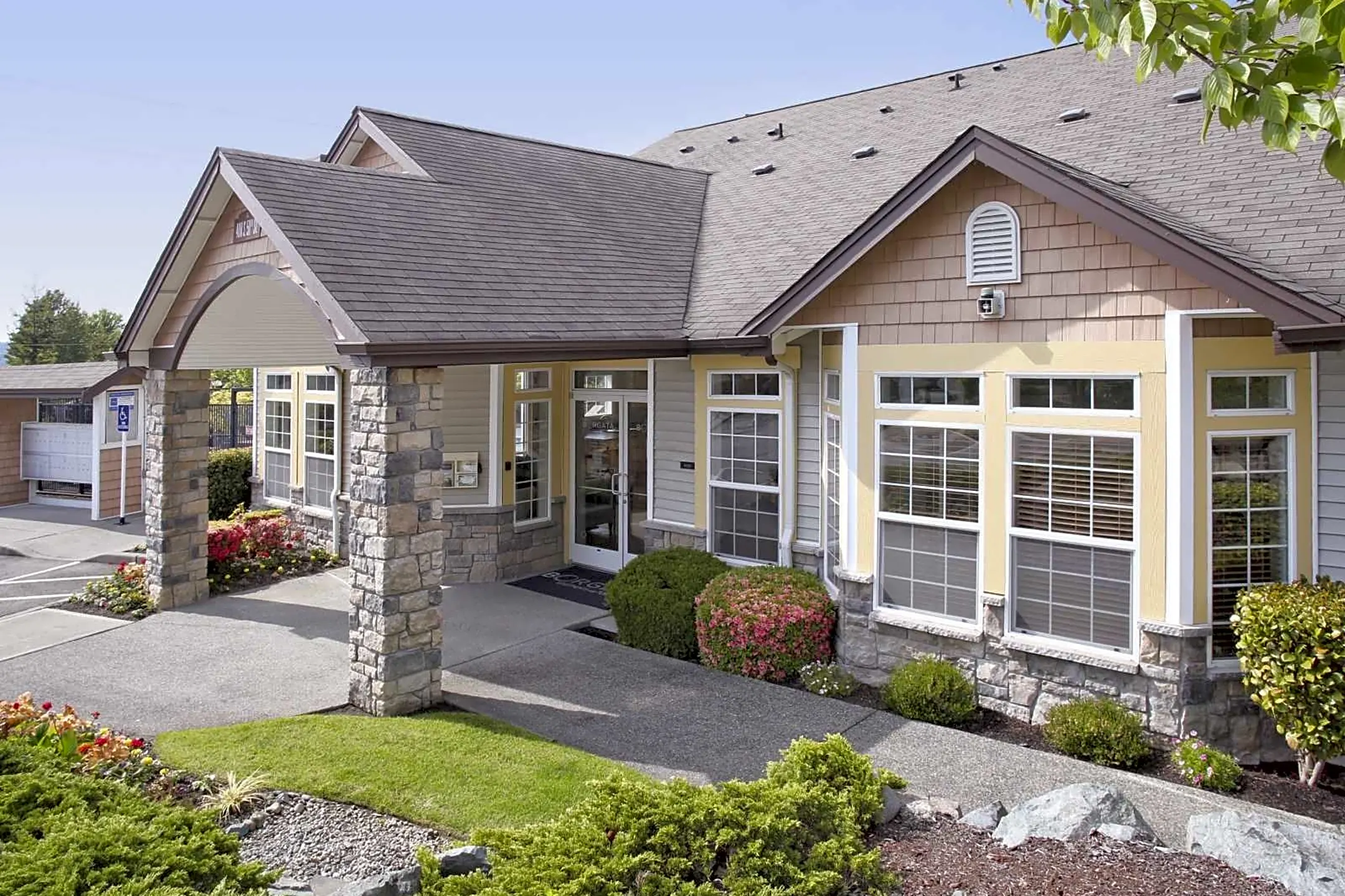 Borgata Apartments and Townhomes - 400 South 50th Street | Renton, WA ...