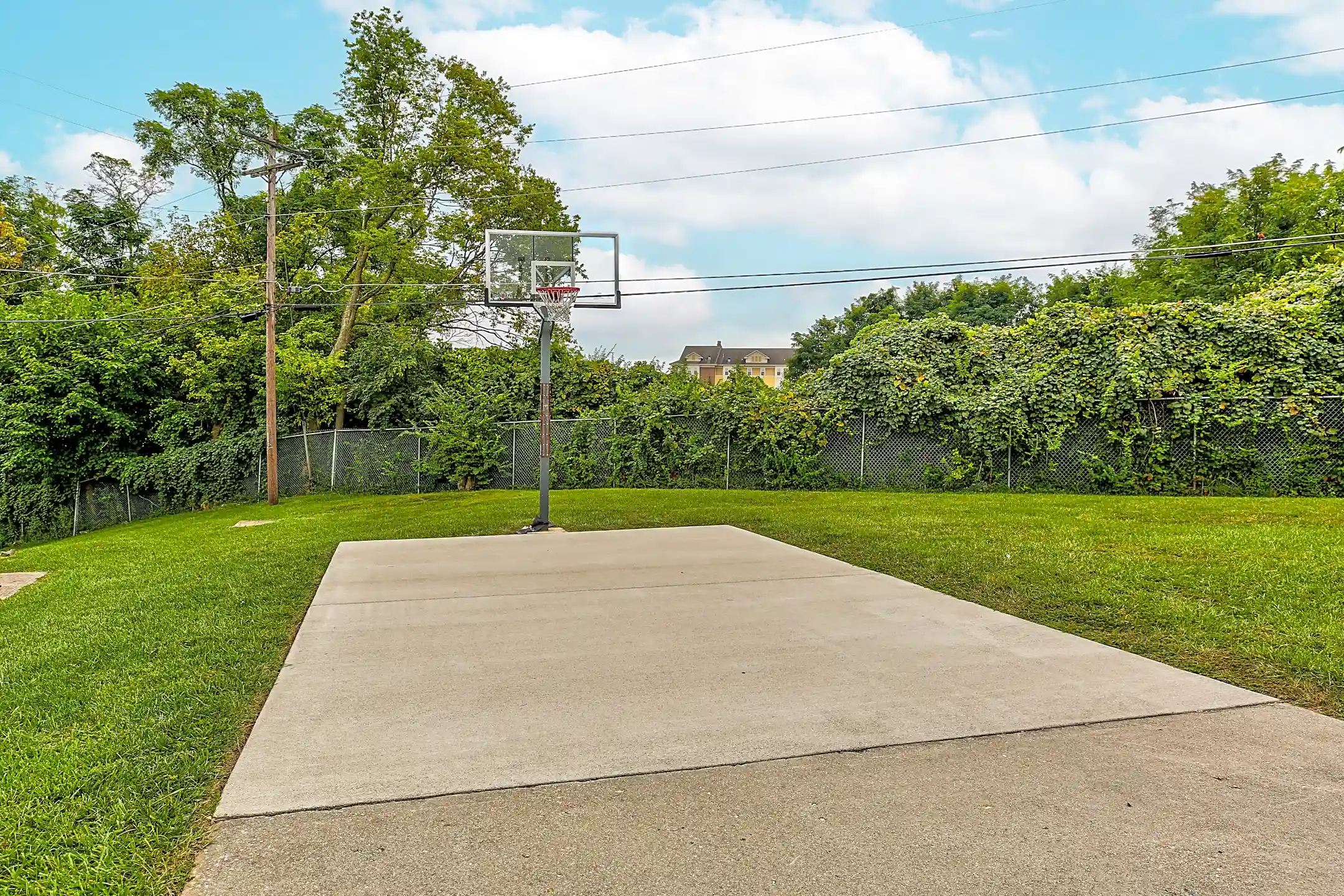 Normandy Green Apartments & Townhouses 6805 Sebree Dr Florence, KY