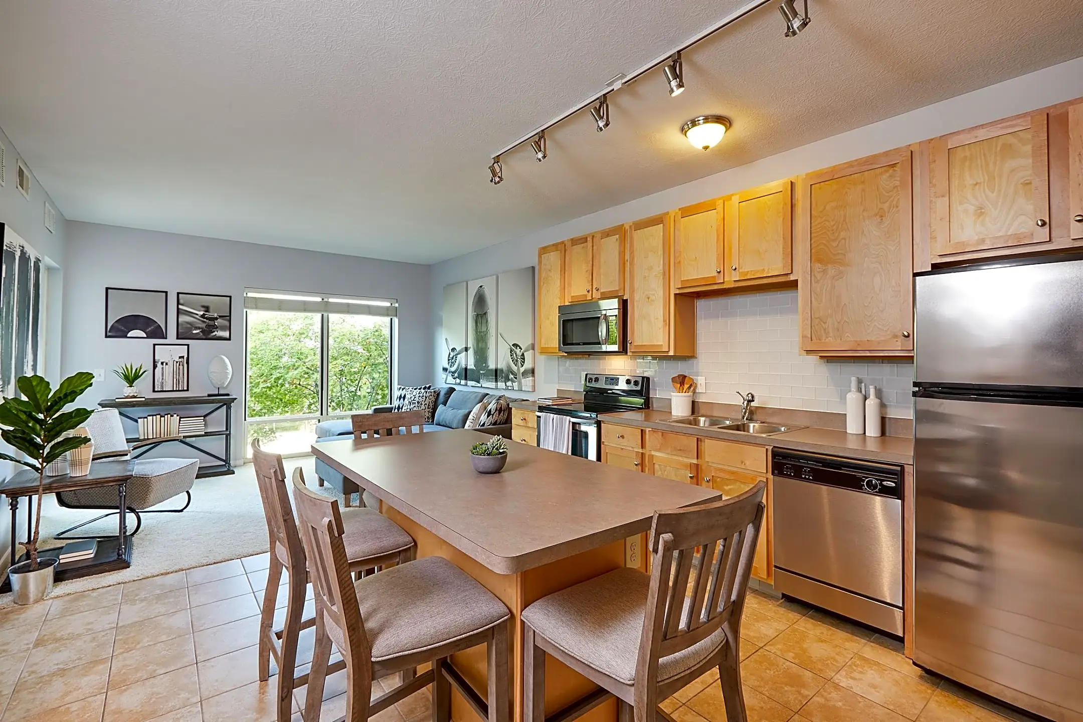 Flats On Vine Apartments Columbus, OH 43215