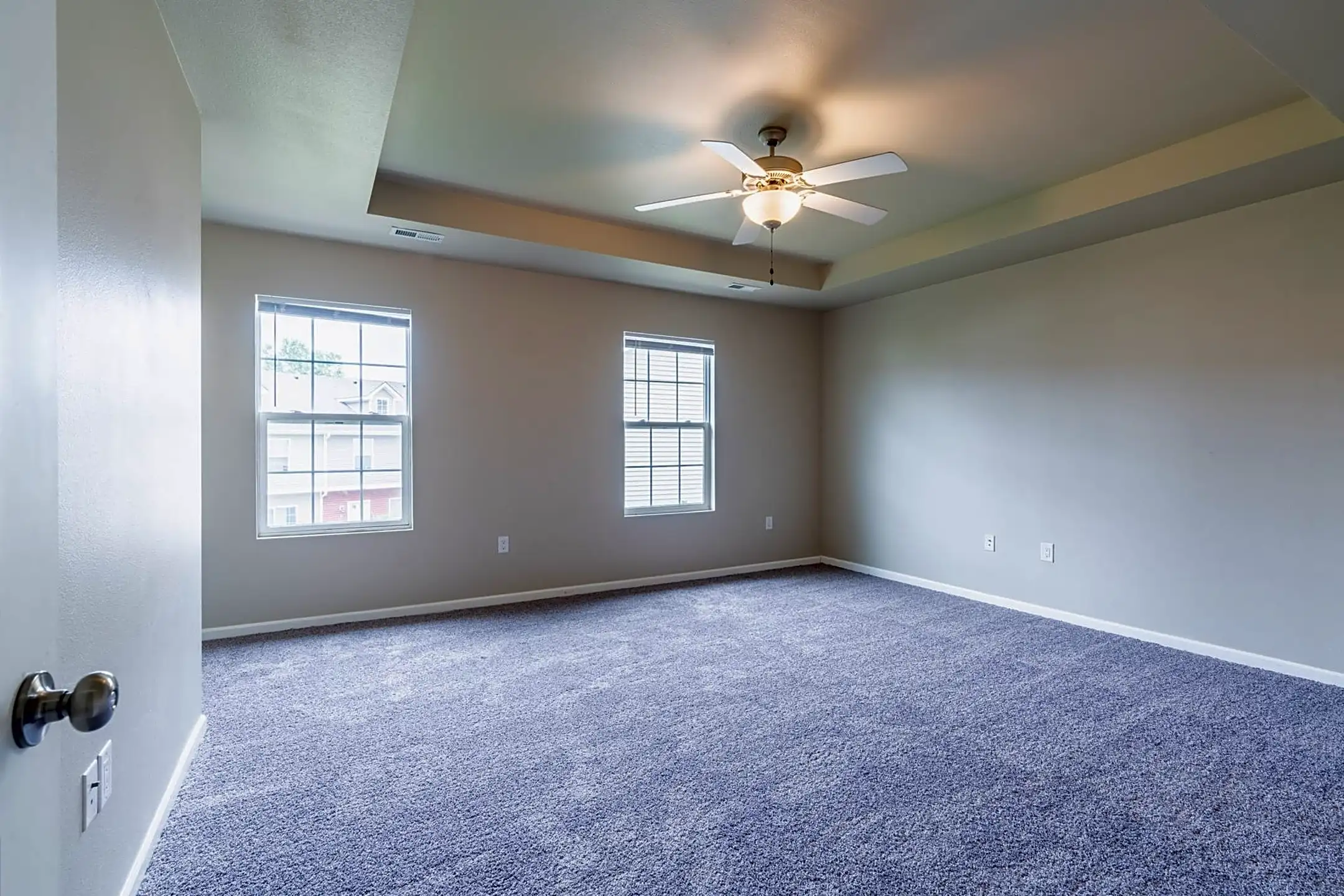 Beautiful 3 Bedroom 2.5 Bathroom Townhouse for RENT! 6813 Jack London