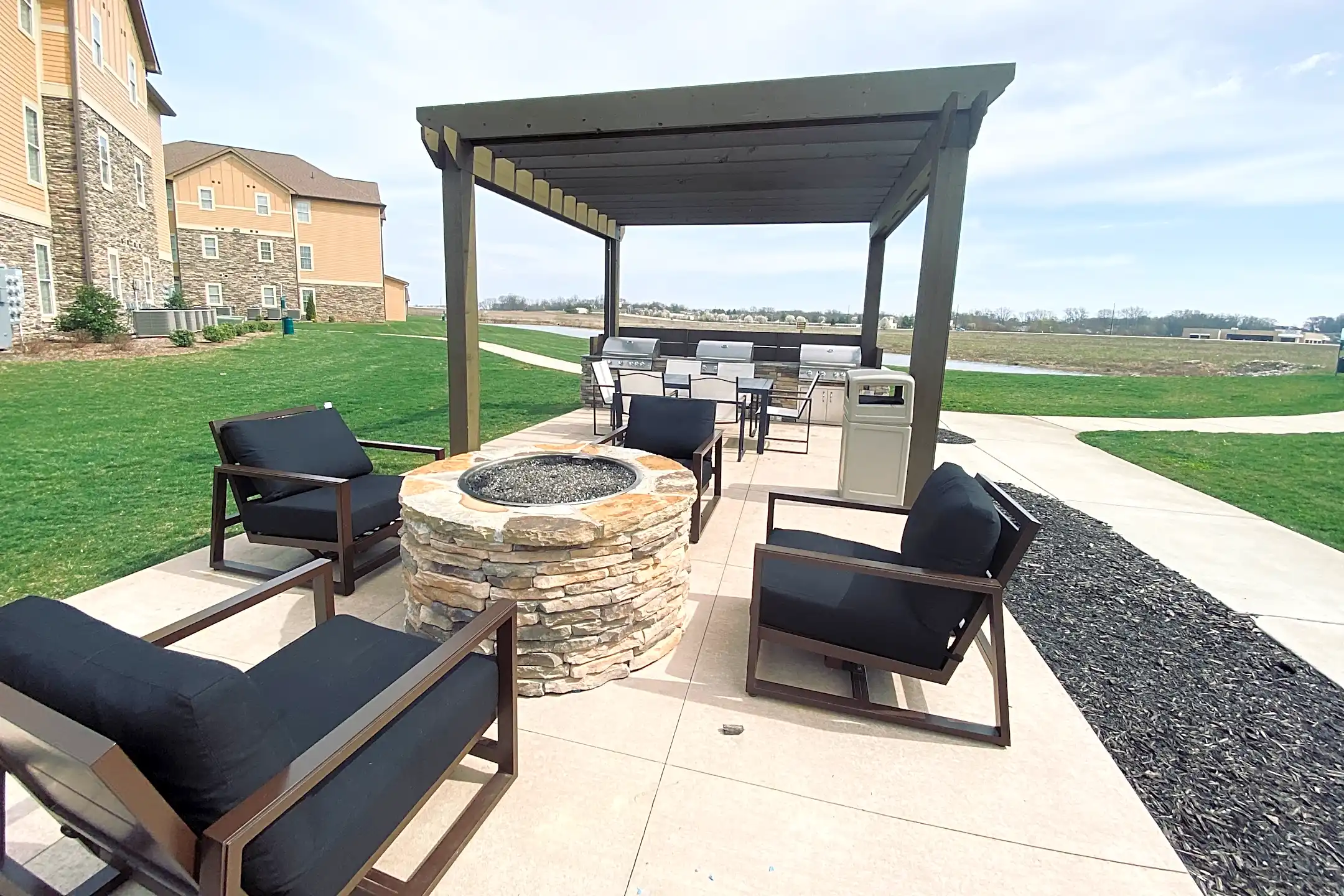 Warrick Trail Apartments 9899 Warrick Trl Newburgh, IN Apartments