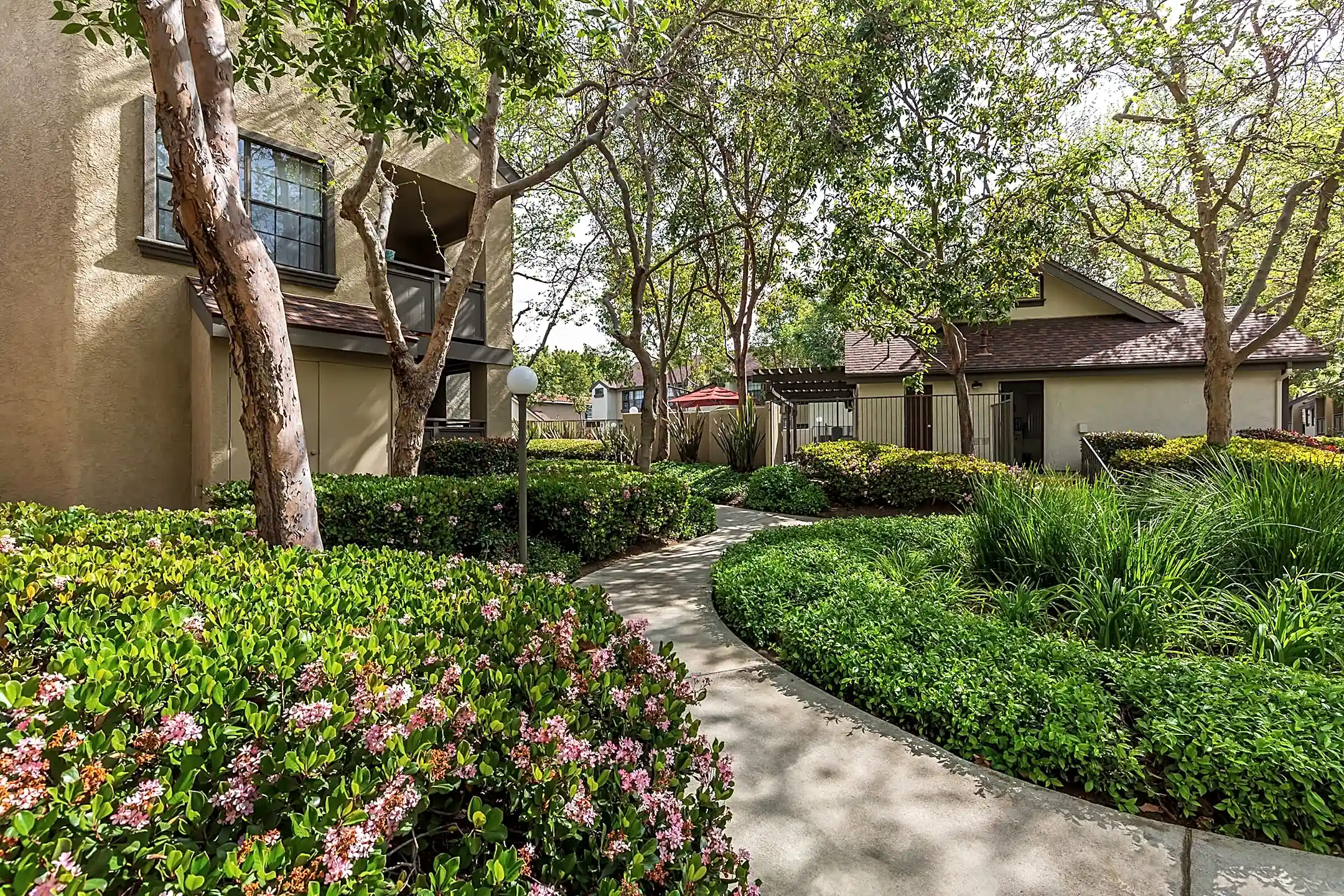 Oak Tree Court Apartment Homes 155 S Angelina Dr Placentia, CA