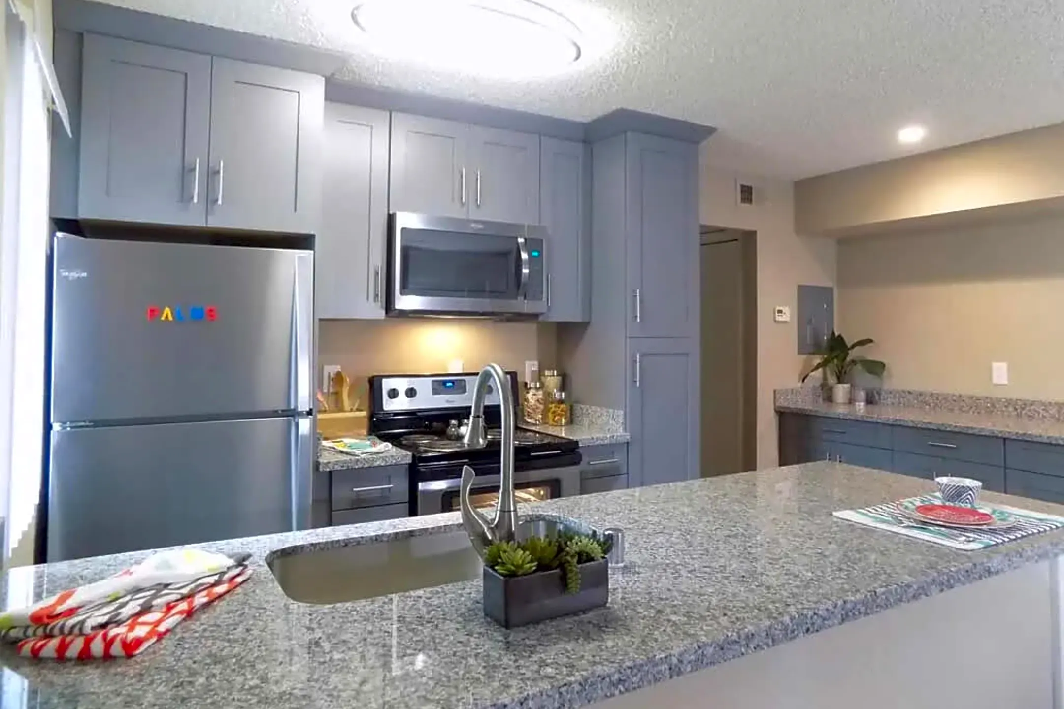 The Palms 1481 Exposition Blvd Sacramento, CA Apartments for Rent