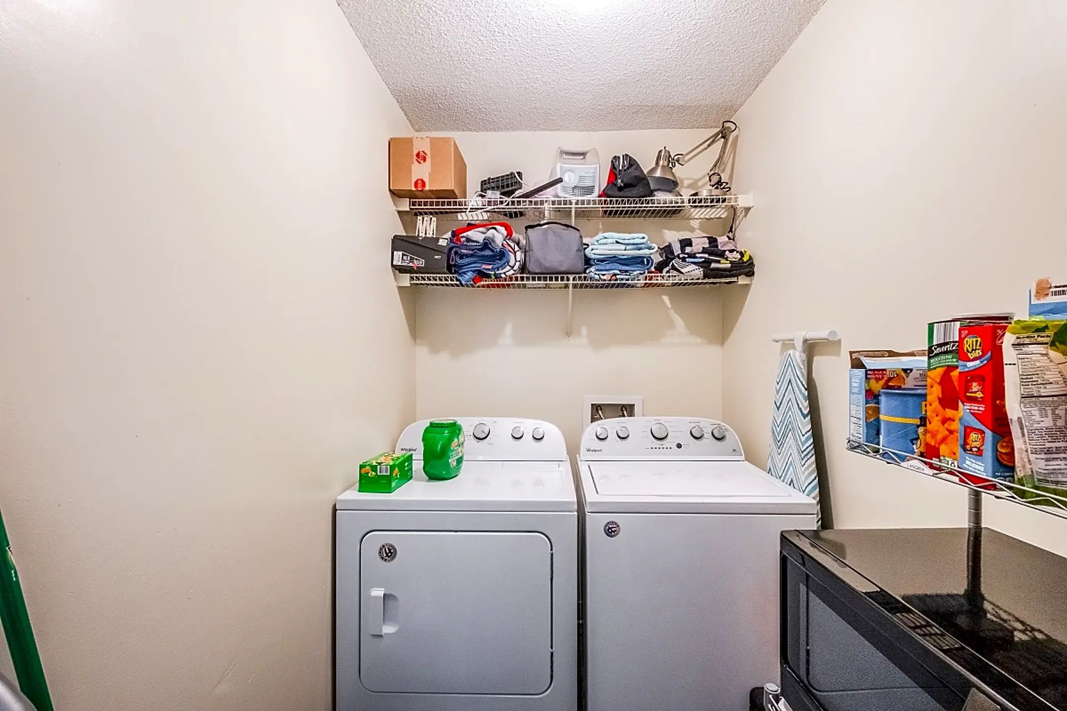 Oakwood Apartments Newton, NC 28658