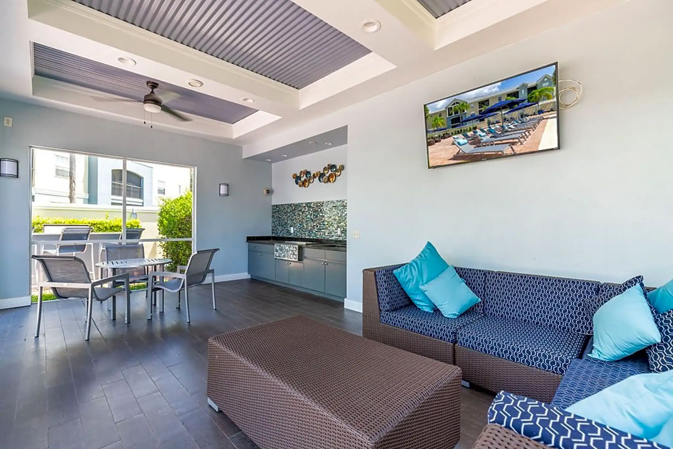 The Arbors at Carrollwood Apartments Tampa, FL 33624