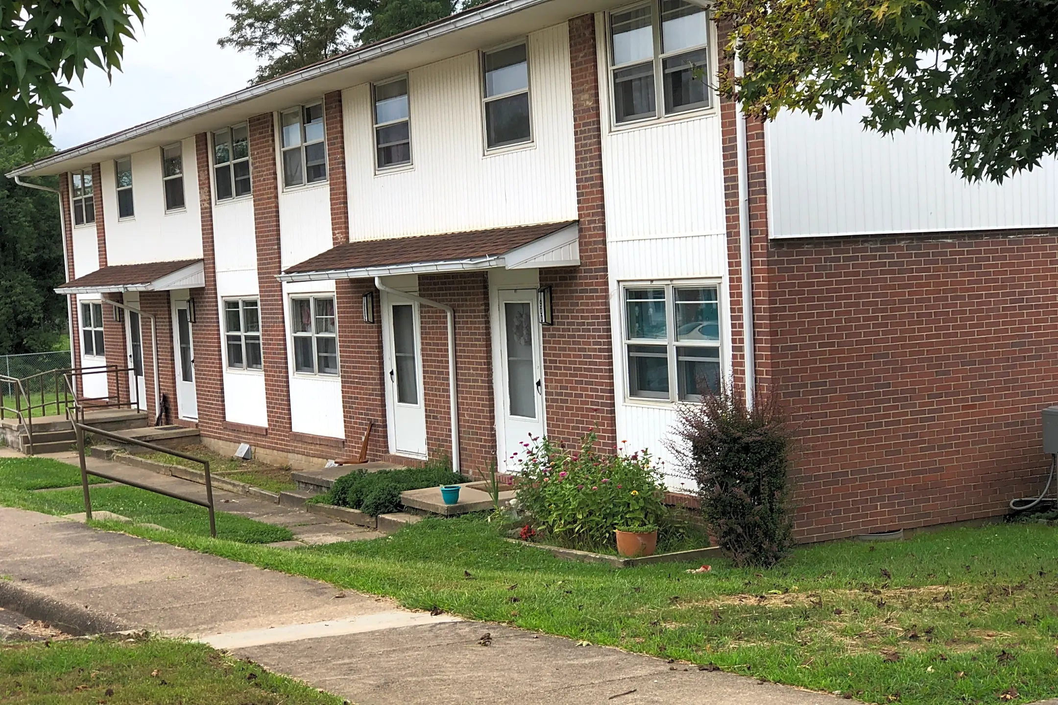 Homecrest Manor Apartment Apartments Parkersburg, WV 26101