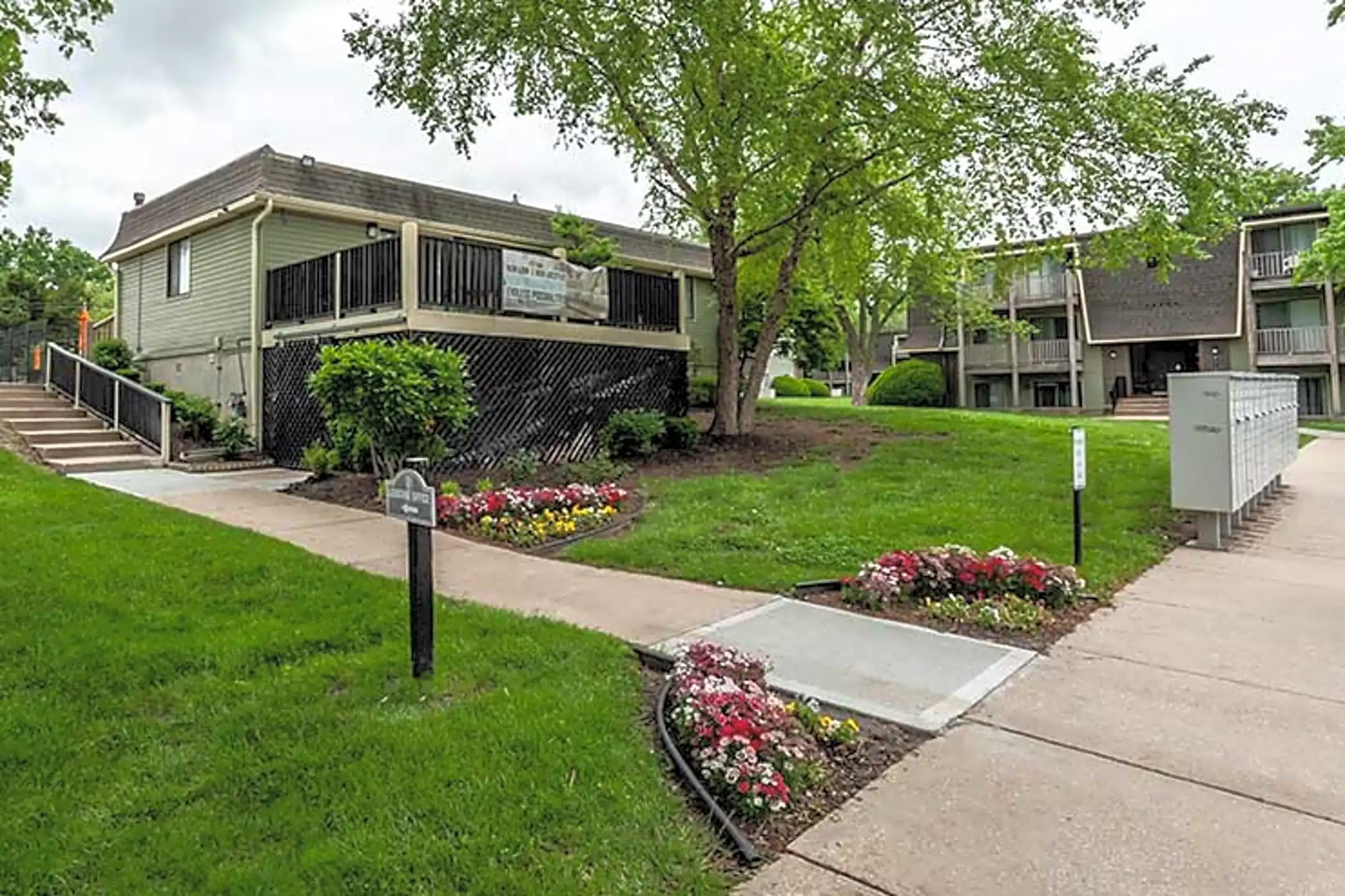 Building - Flats at Wildwood - Kansas City, MO