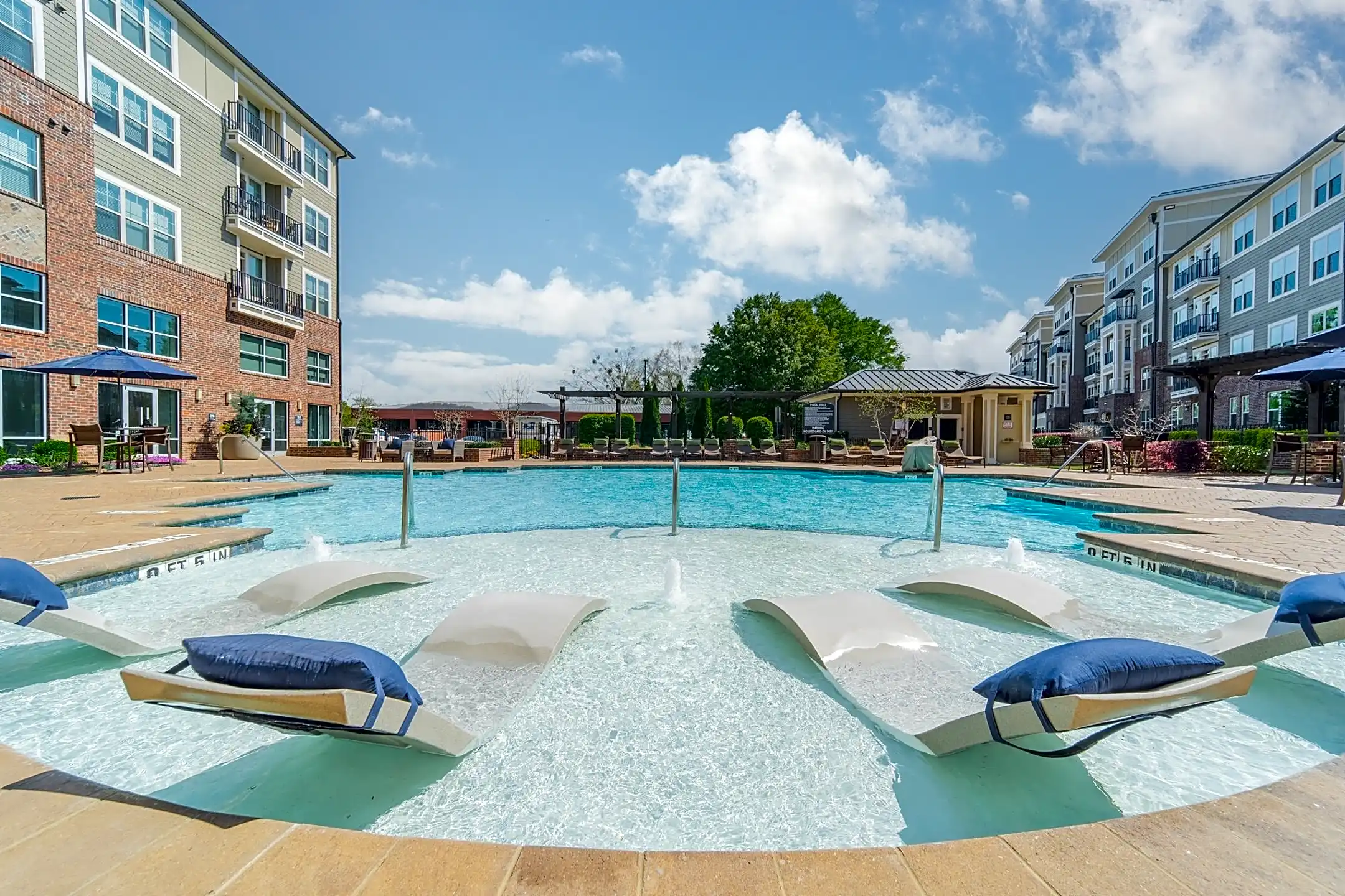 Meridian at Sutton Square Apartments Raleigh, NC 27609