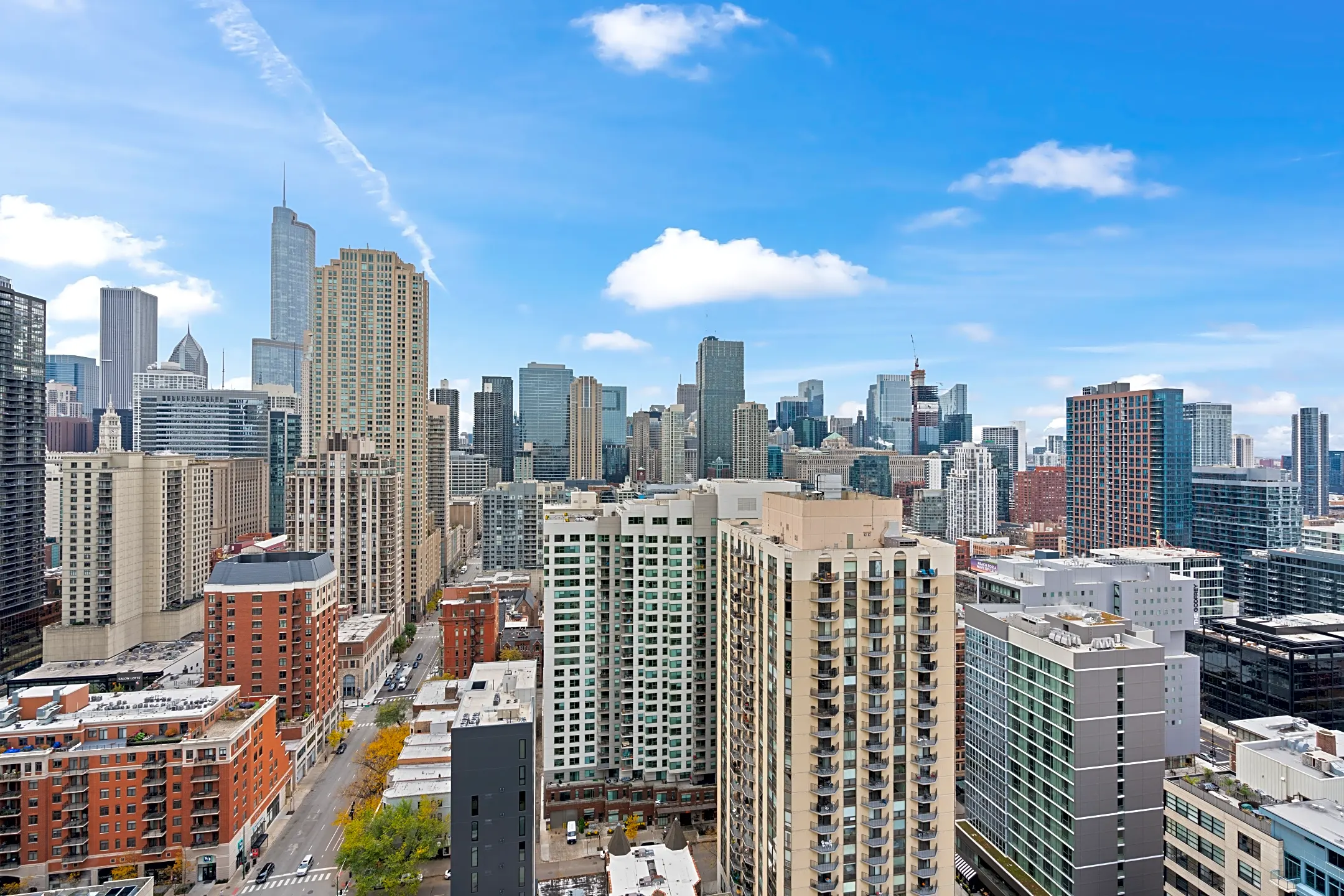 Asbury Plaza: Luxurious Lakefront Living In Chicago