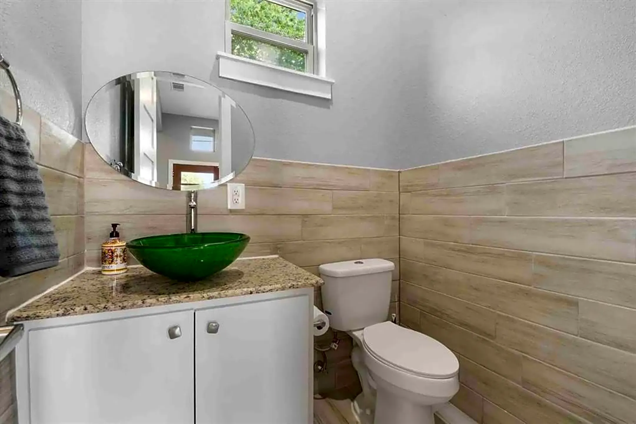 Bathroom - 3807 Vilbig Rd - Dallas, TX