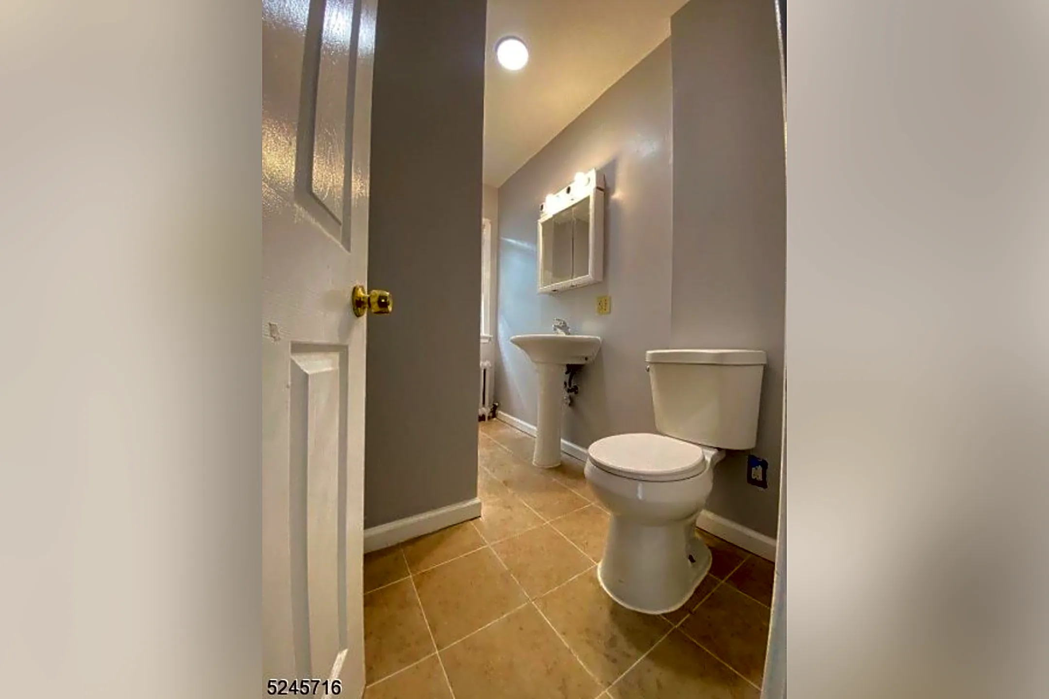 Bathroom - 39 Lawrence St #2 - Bloomfield, NJ