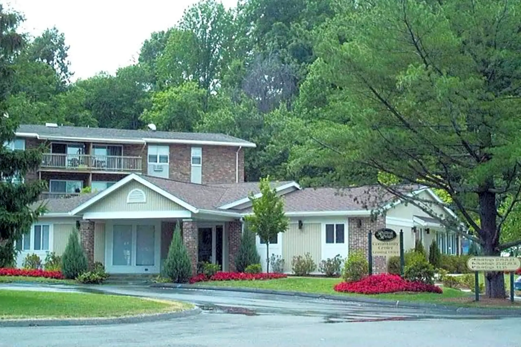 Rolling Ridge 15 Ridge Court East West Haven, CT Apartments for