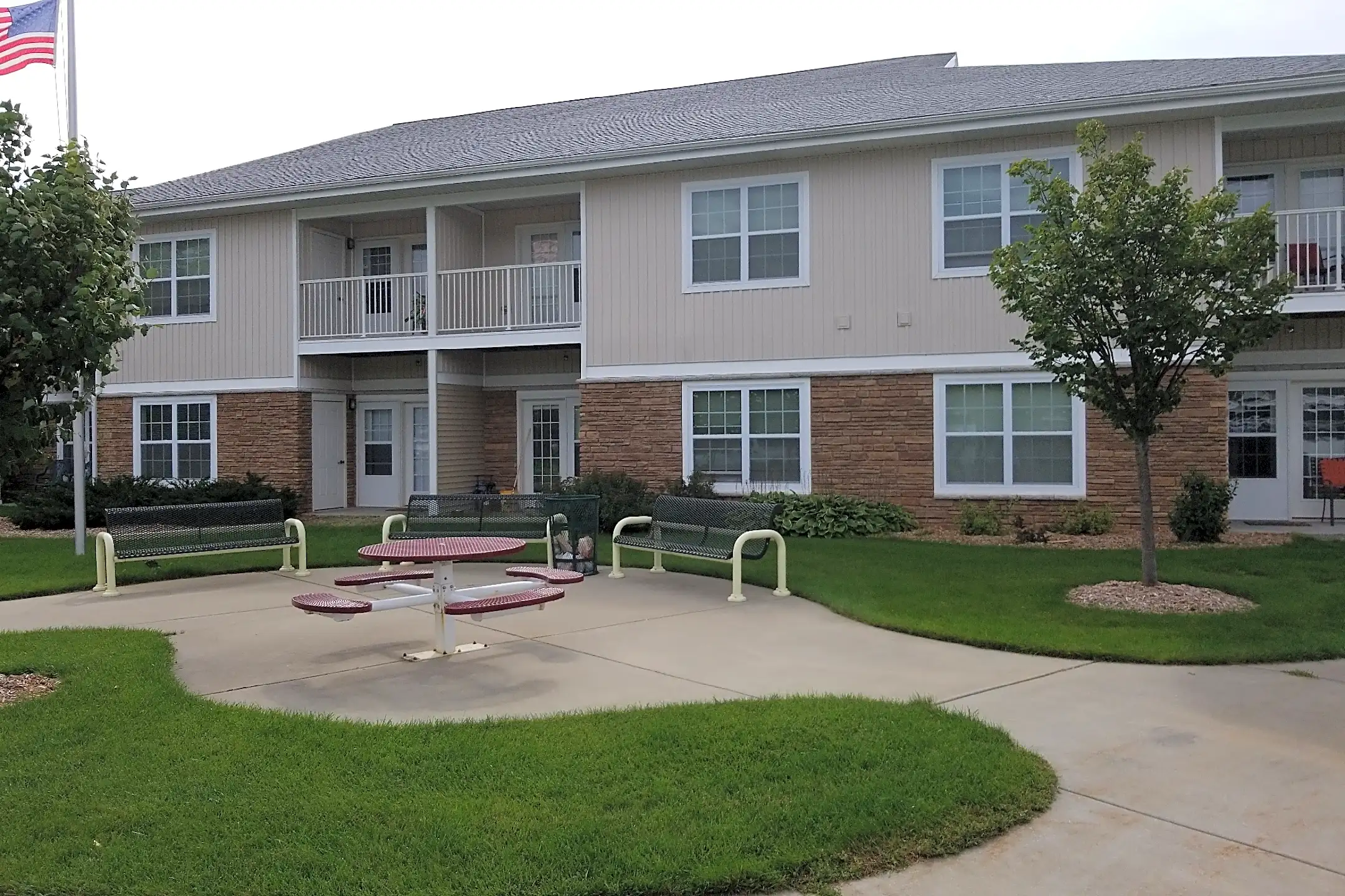 Alpine Haus Apartments Gaylord MI 49735   E145df23f83ec3905a3f9e33b1418950